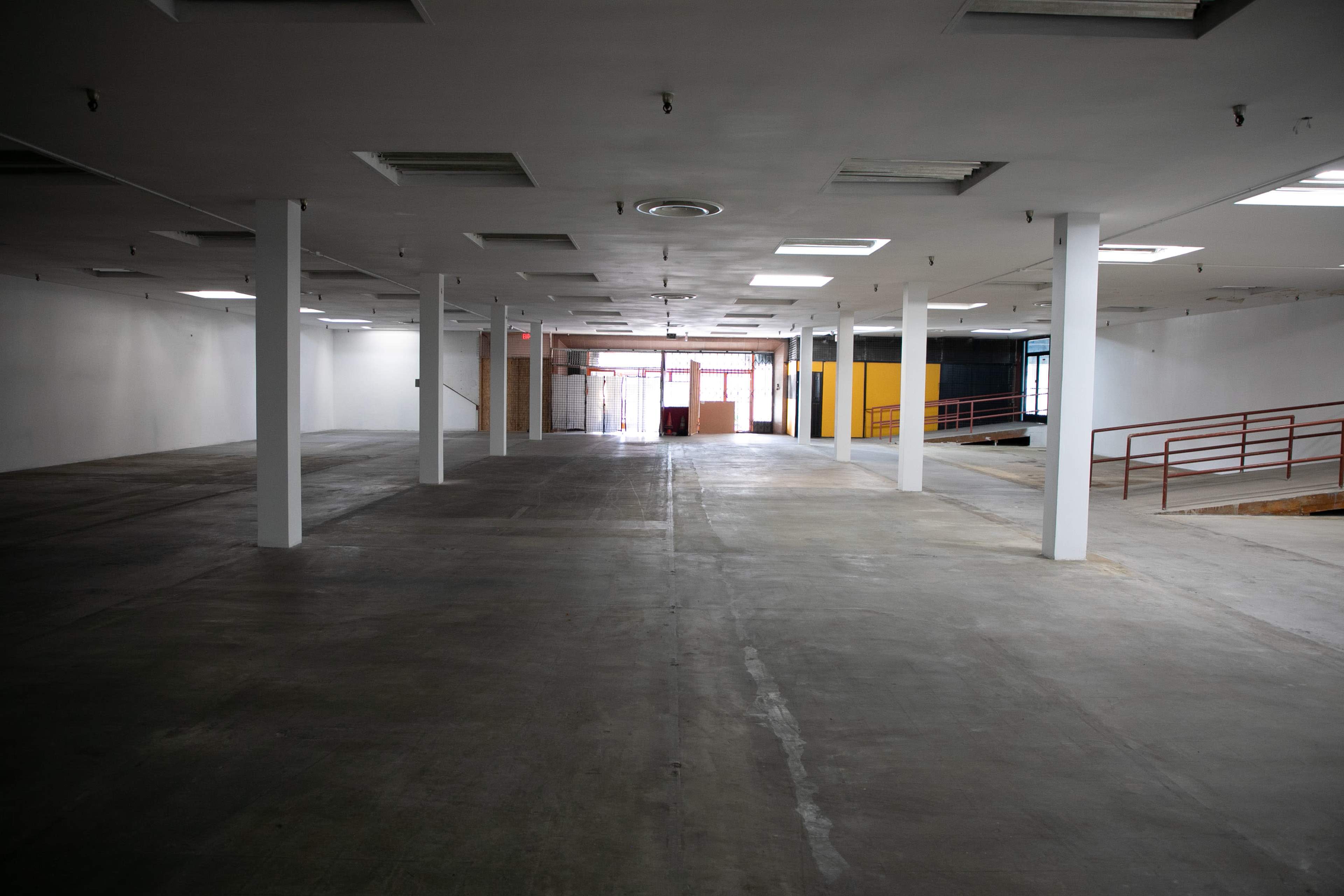 Industrial Multi Level Shopping Center Image in Inglewood, inglewood, CA