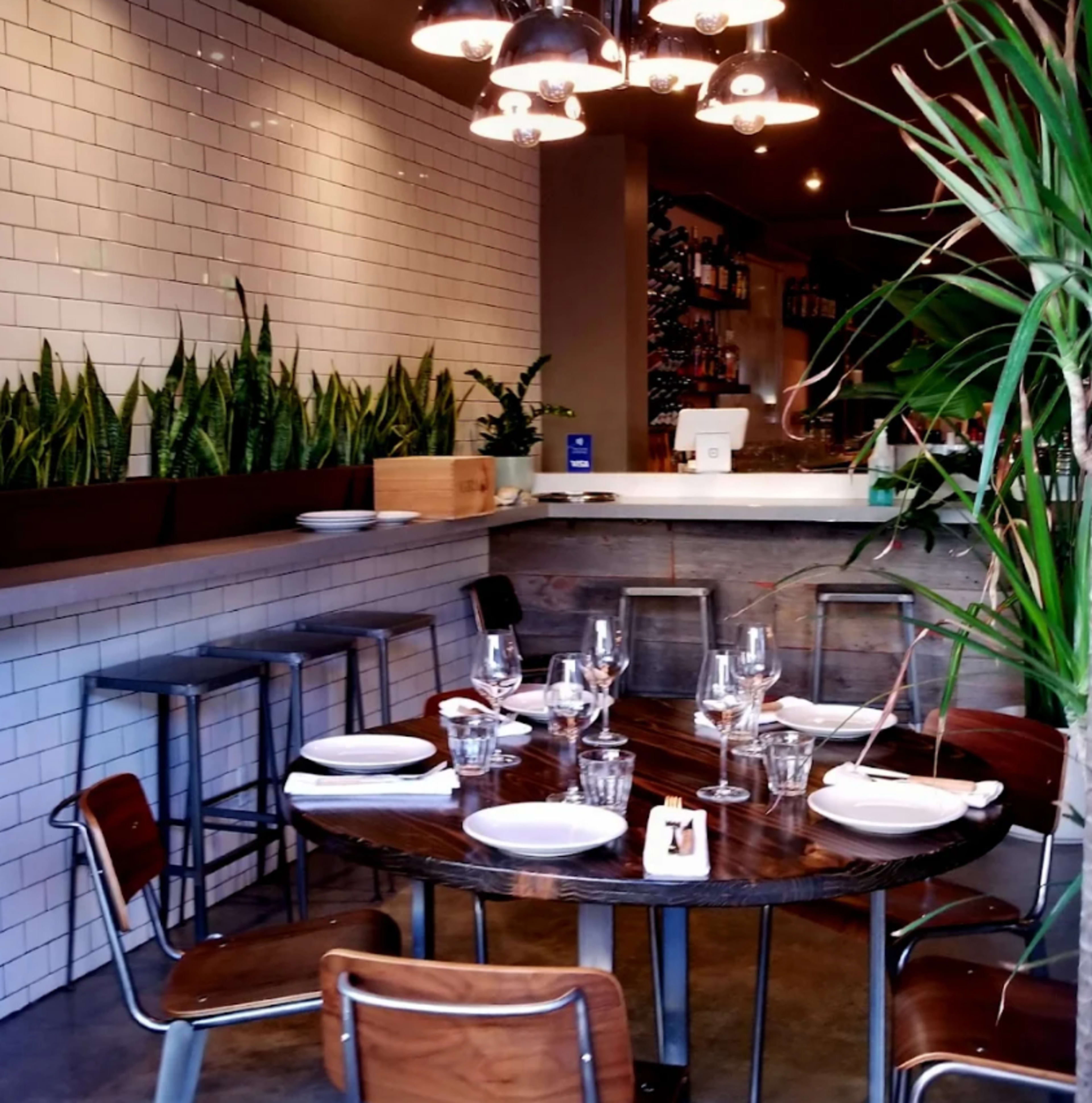 Semi-private Restaurant in Marina Image in Marina District, San Francisco, CA