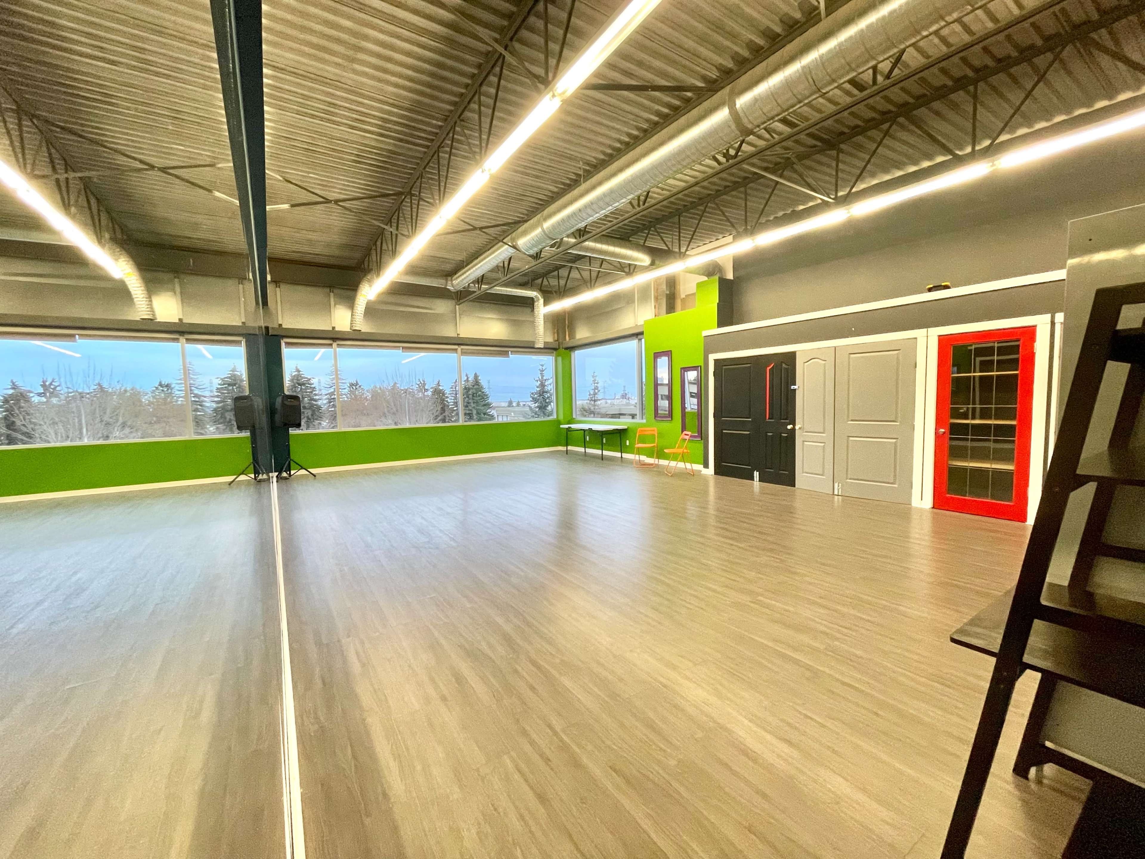Open space with high ceilings studio Image in Sherwood Park, Sherwood Park, AB