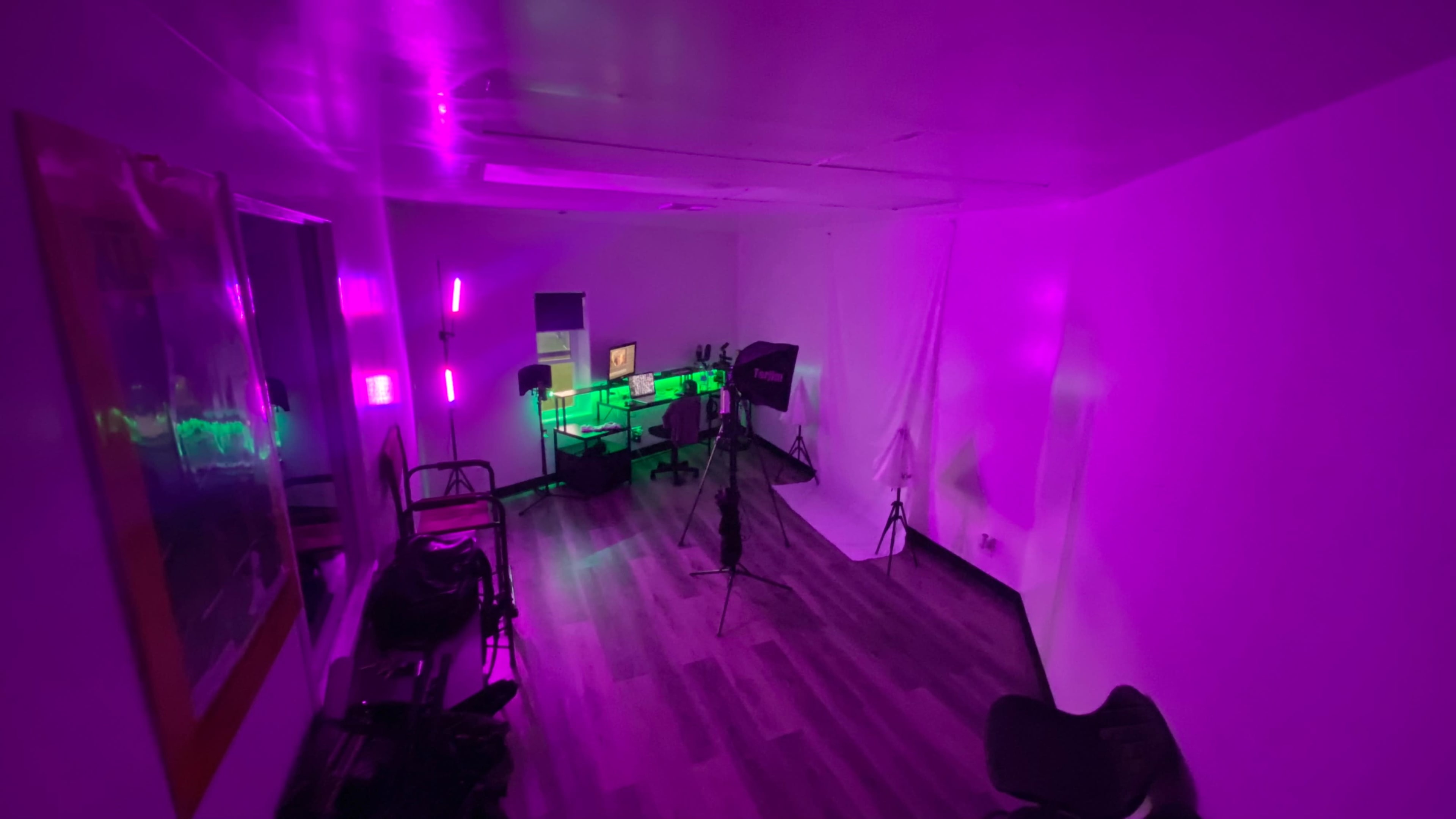 Creative Studio with Amazing facility. Image in Carvedale, San Bernardino, CA