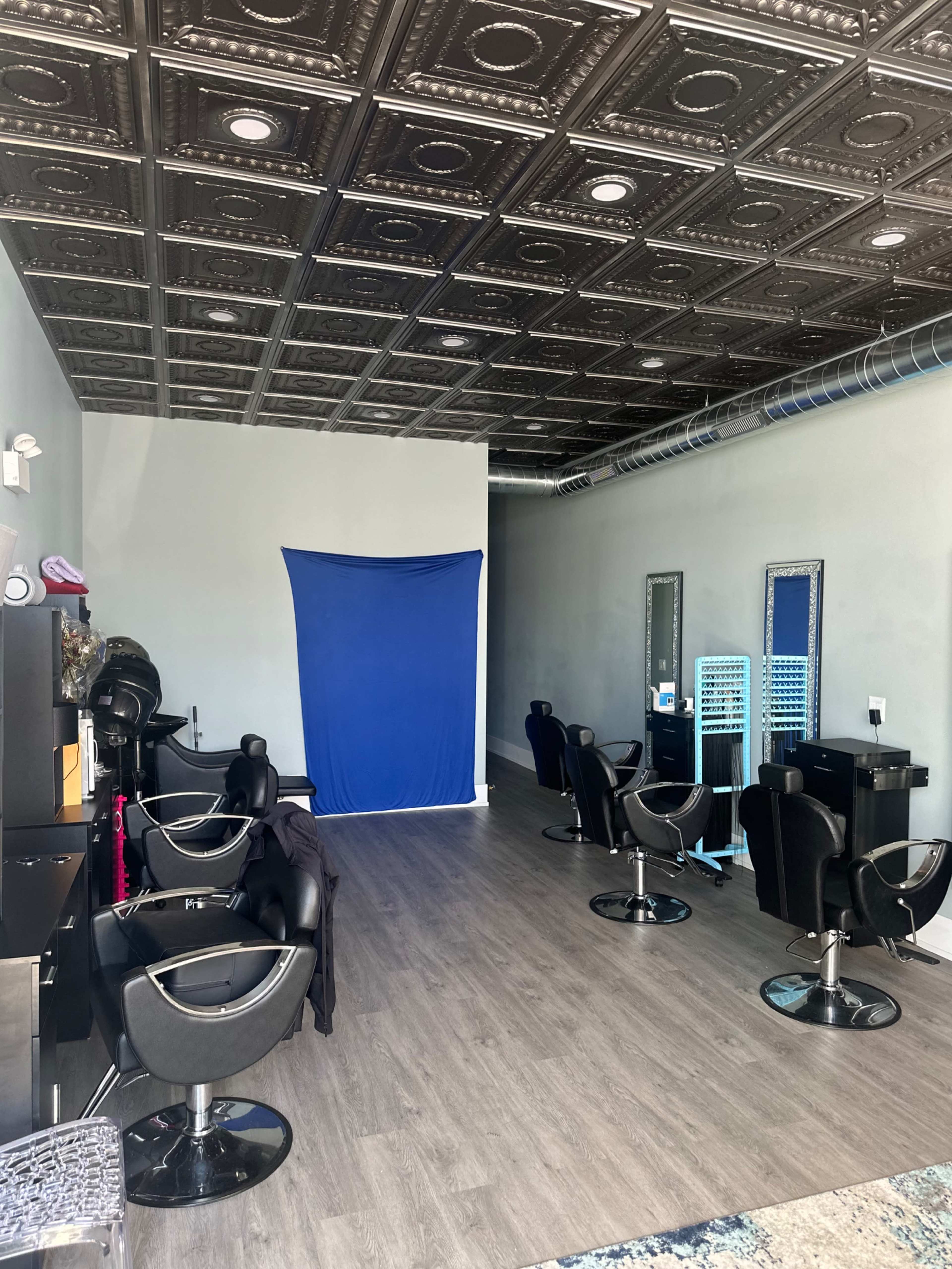 Rogers park elegant salon Image in Rogers Park, Chicago, IL