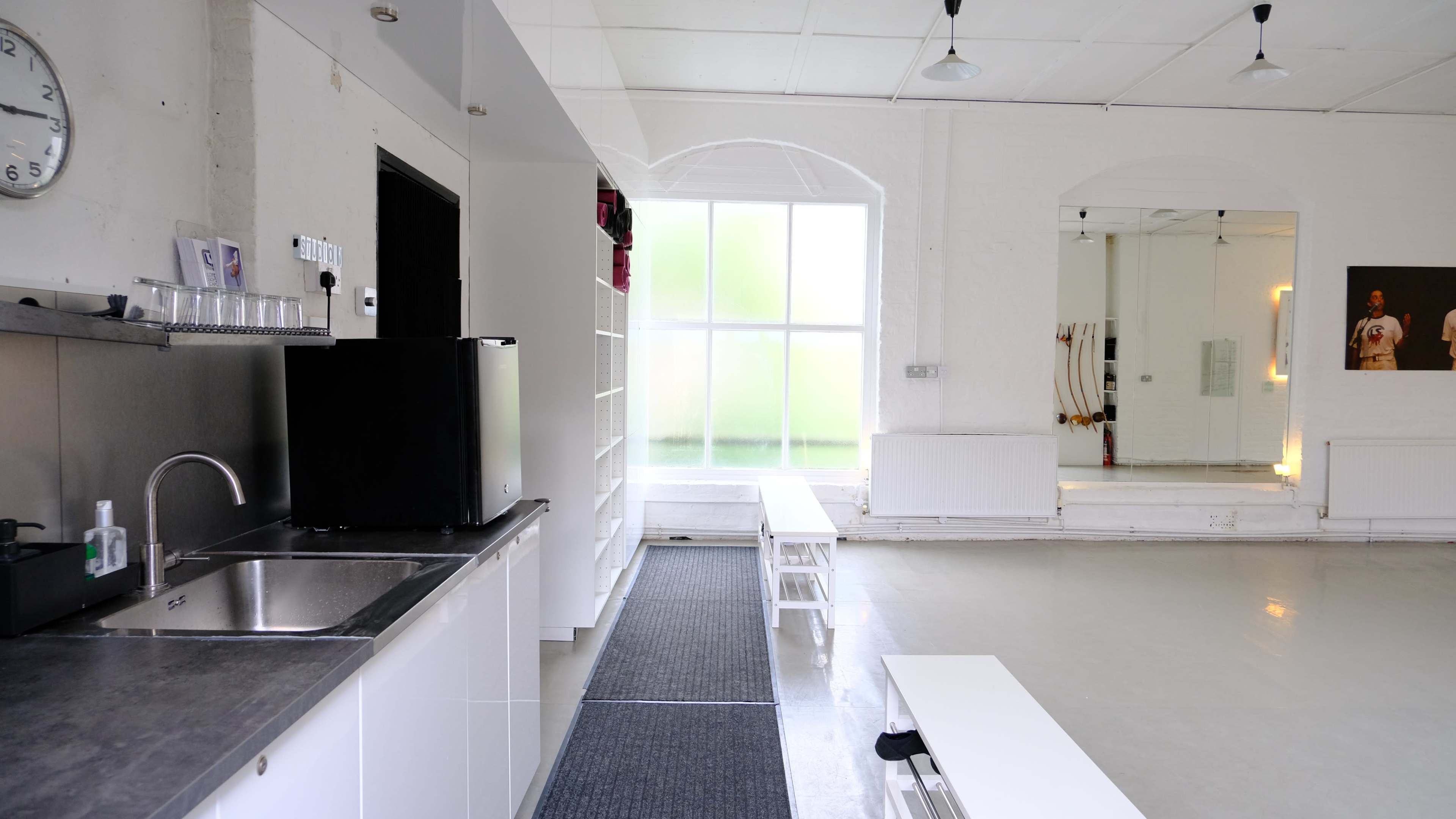 Natural light, open space studio for dance/rehearsals/wellbeing practices/castings. Image in Finsbury Park, London, ENG