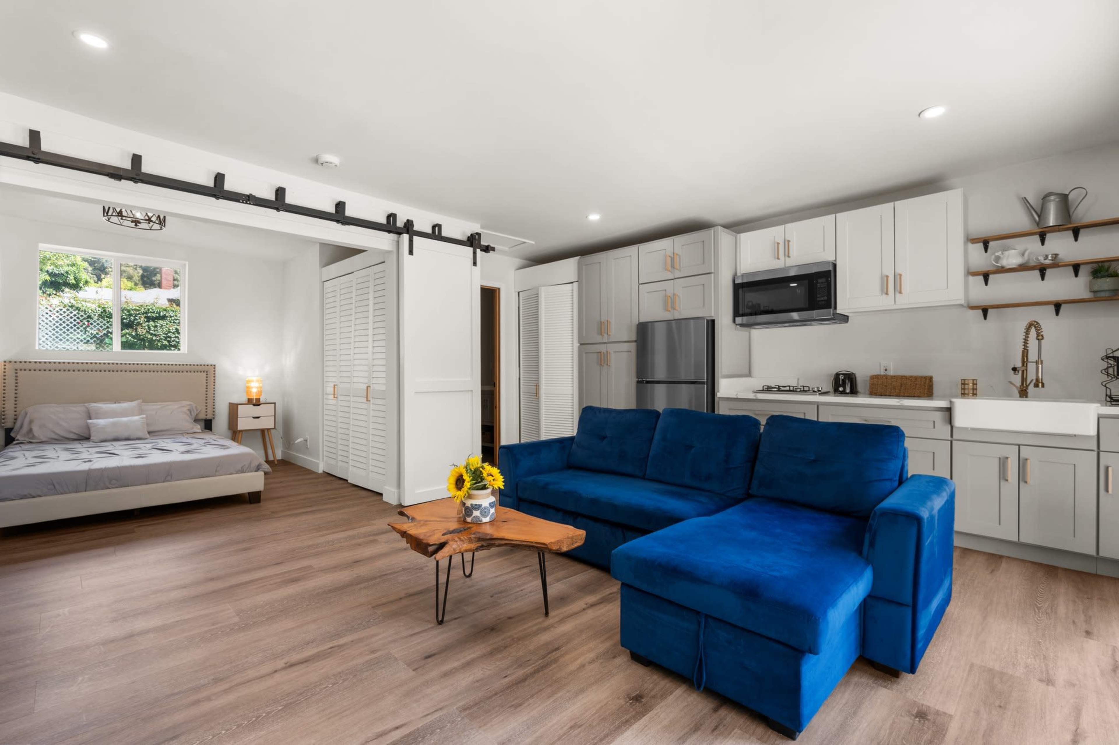 Brand New 1-Bedroom Guest-house in Beverly Hills Image in Beverly Hills, Beverly Hills, CA