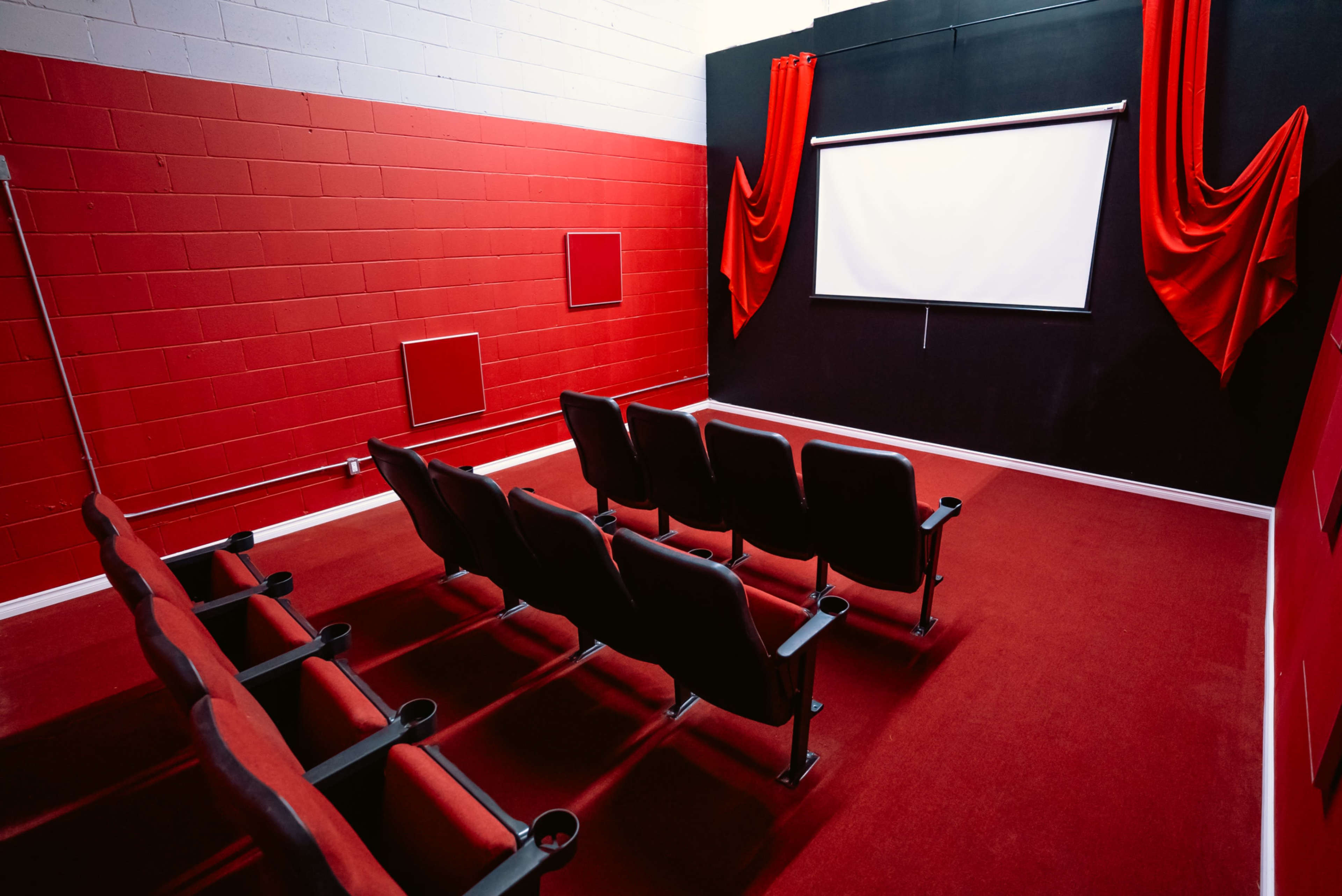Movie Theatre Film Set Image in Oakville, Oakville, ON