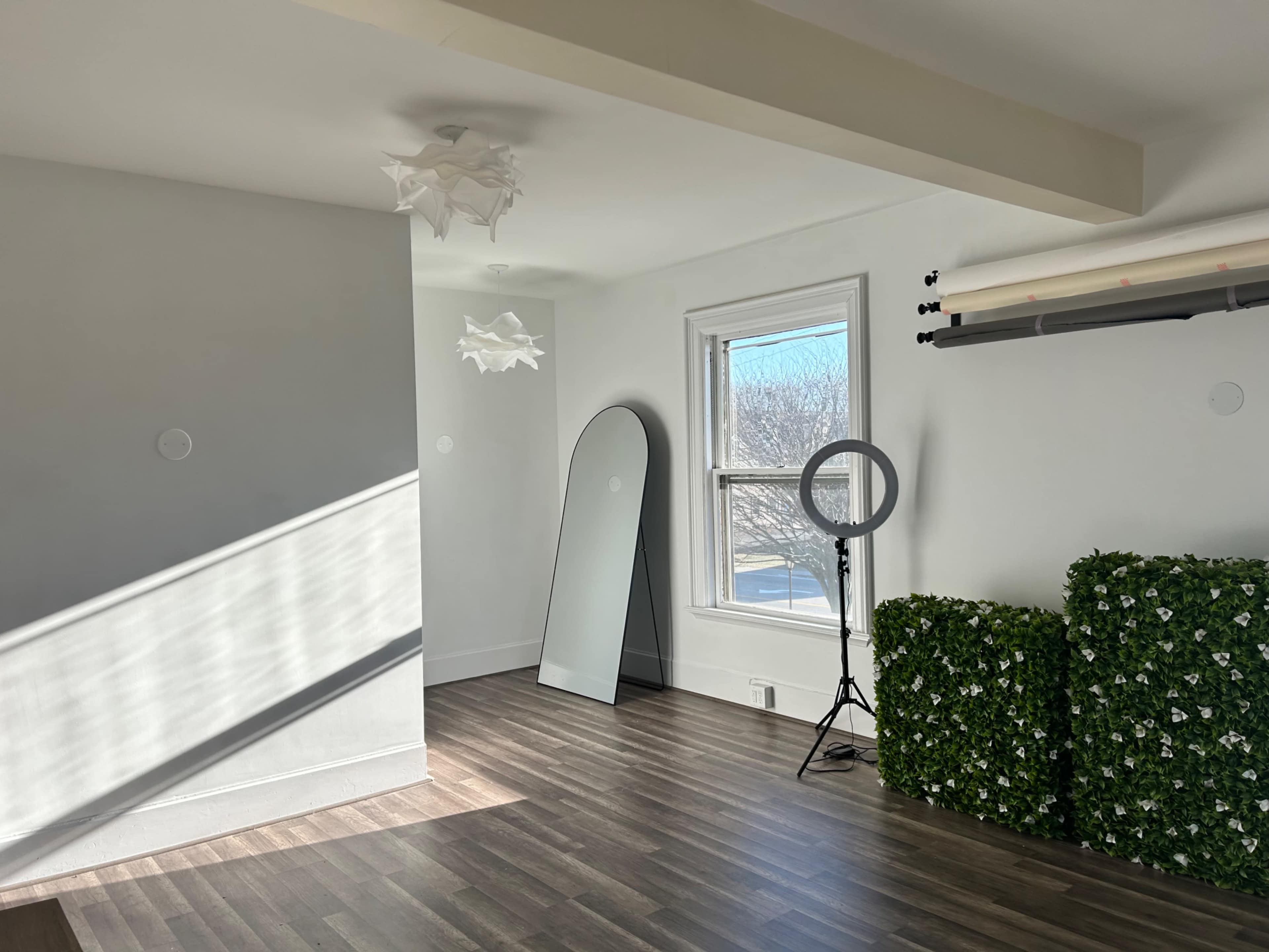 Modern Suburban Studio Image in Greenville, Greenville, RI