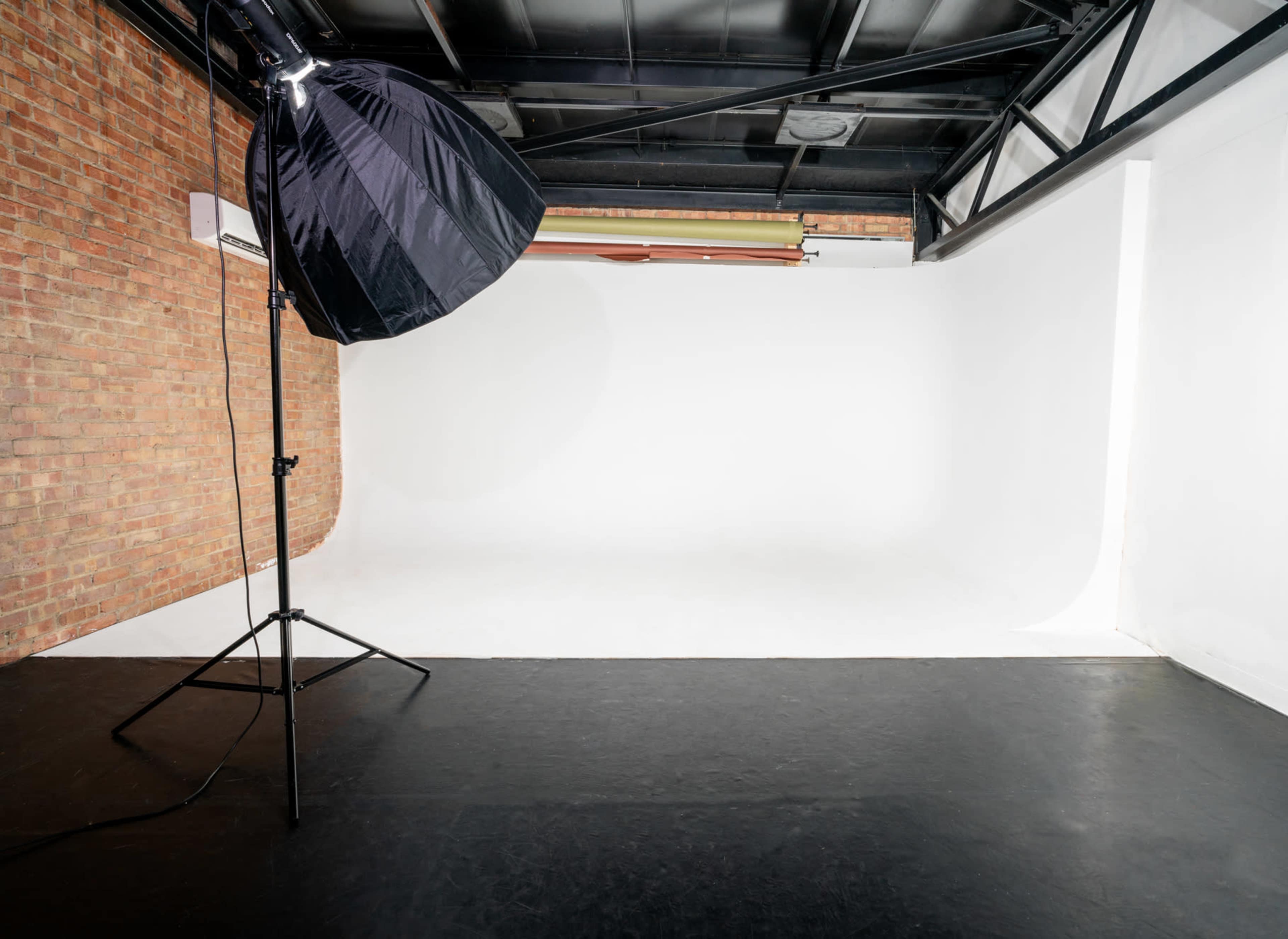 East London Inifinite Cove Photography Videography Studio Image in London, London, ENG