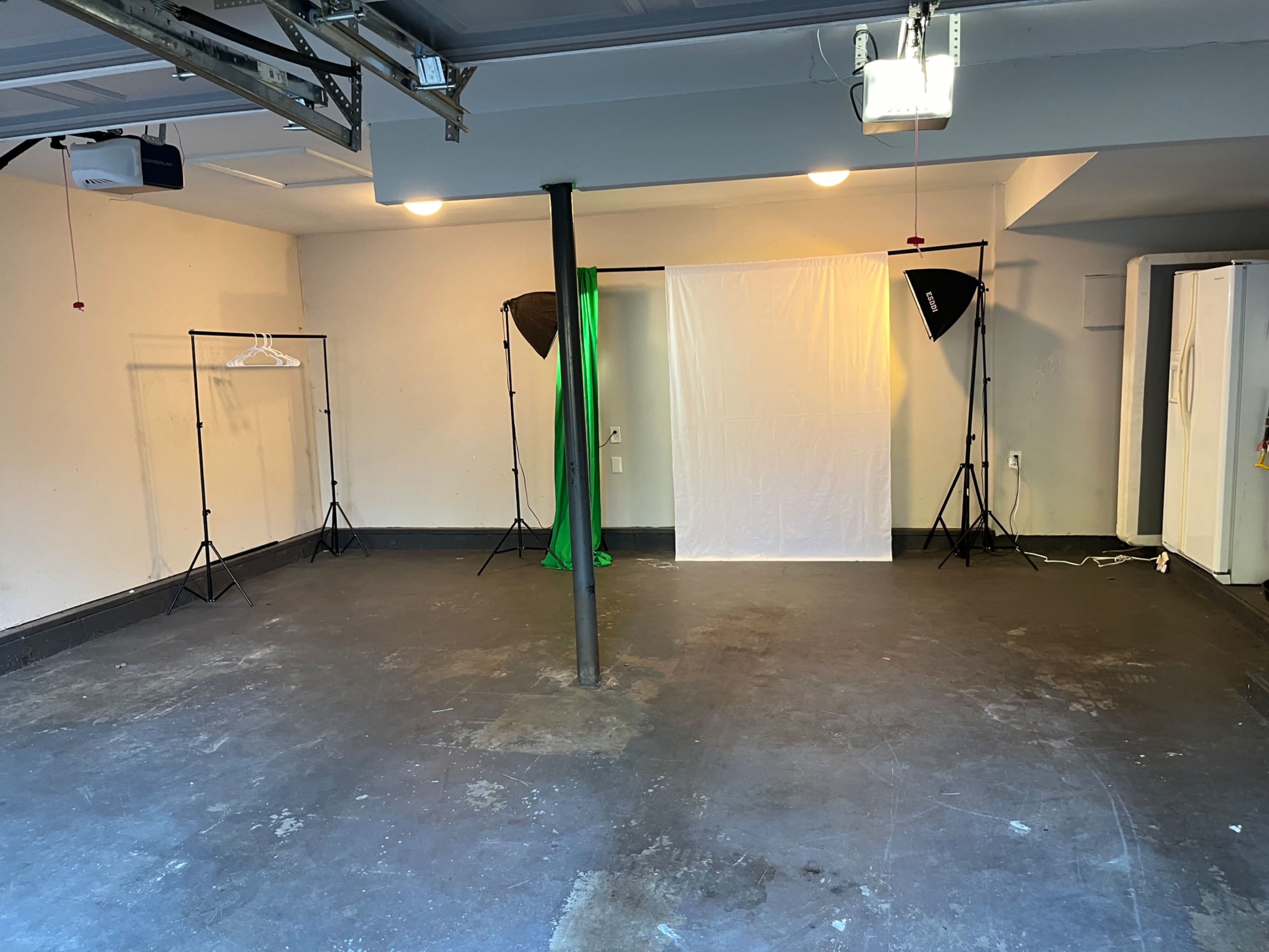Affordable Studio with Green Screen & White Backdrop in ATL Image in South Fulton, Atlanta, GA