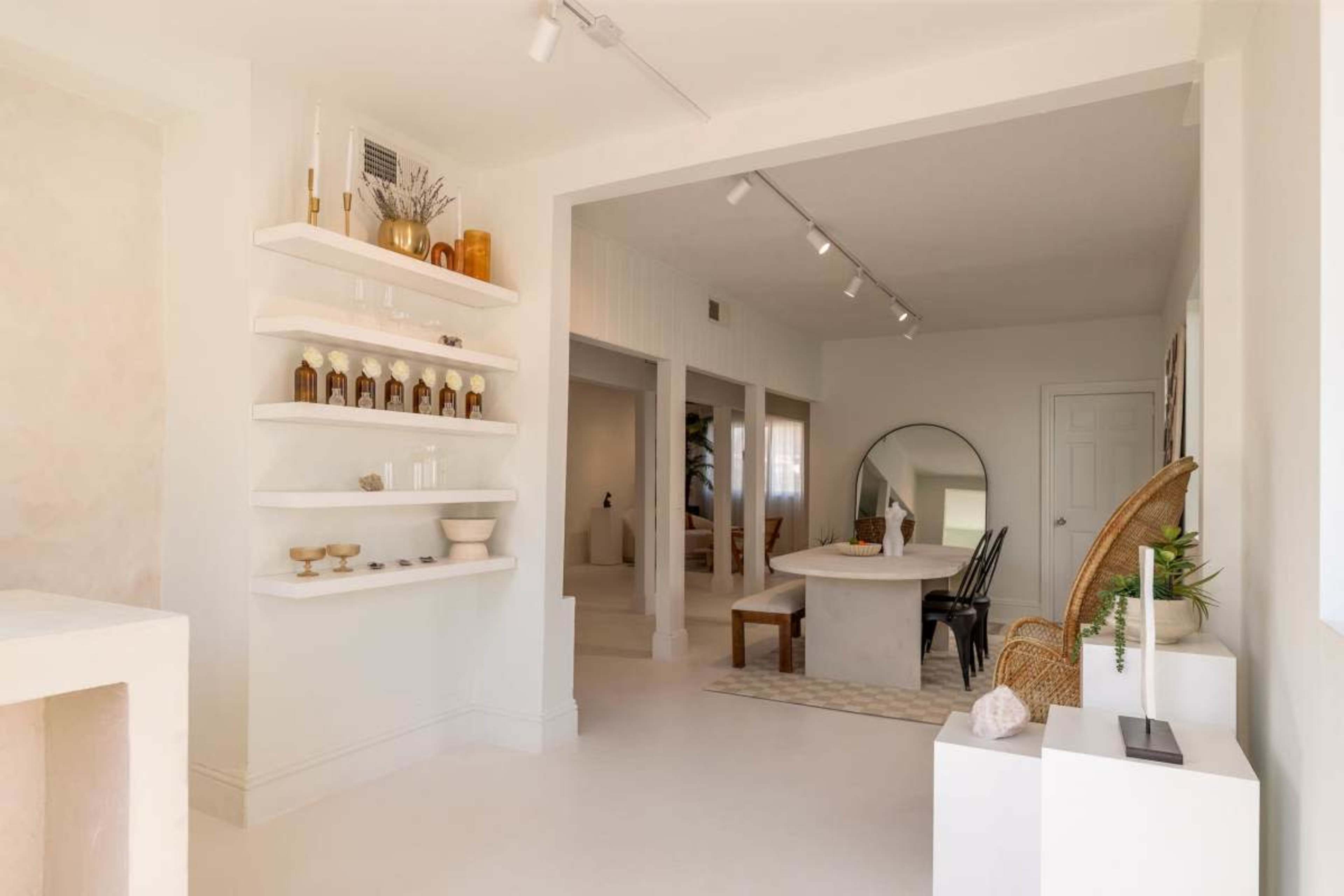 Breathing Stardust - A Calm and Organic Modern Space for Creative Projects Image in Vero Beach, Vero Beach, FL