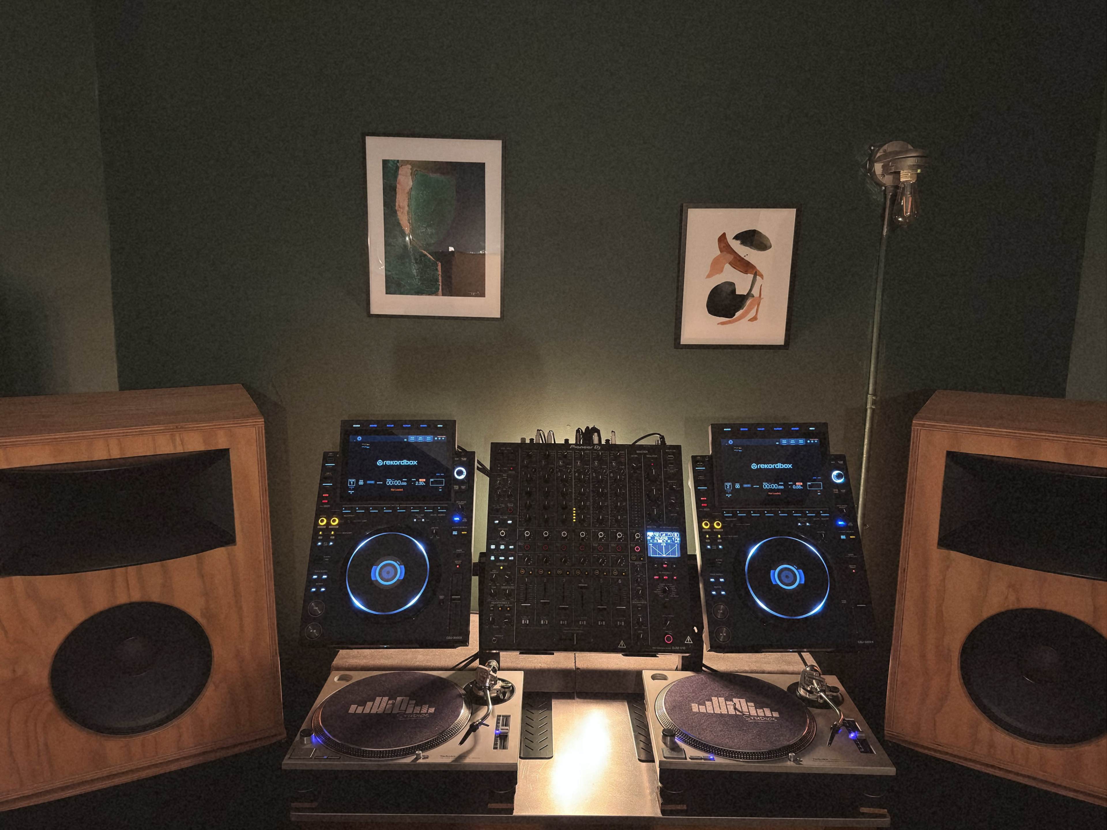 24/7 Vinyl and Digital DJ practice studio Image in East Williamsburg, Brooklyn, NY