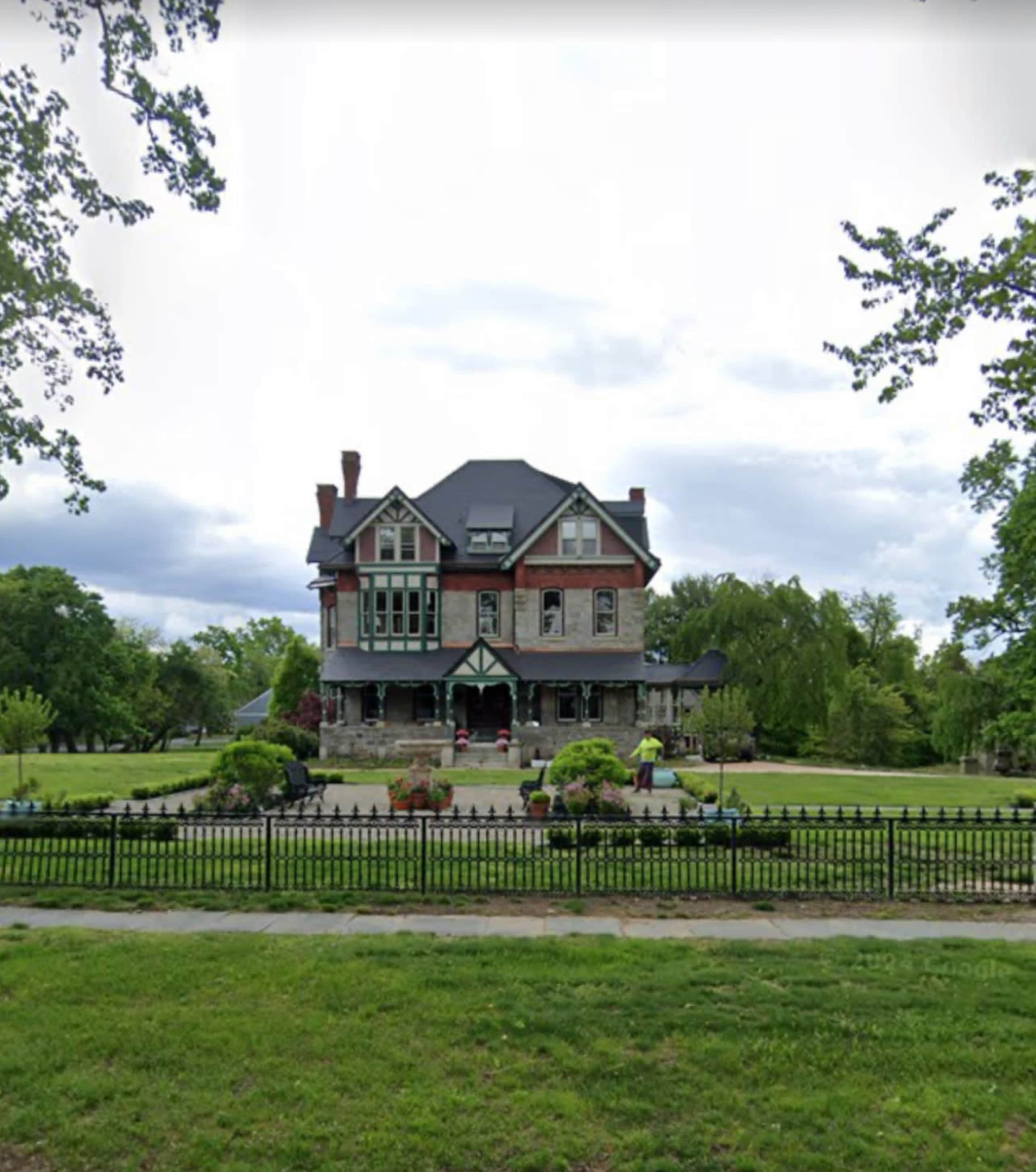 Hollybush Estate Image in Wenonah, Wenonah, NJ