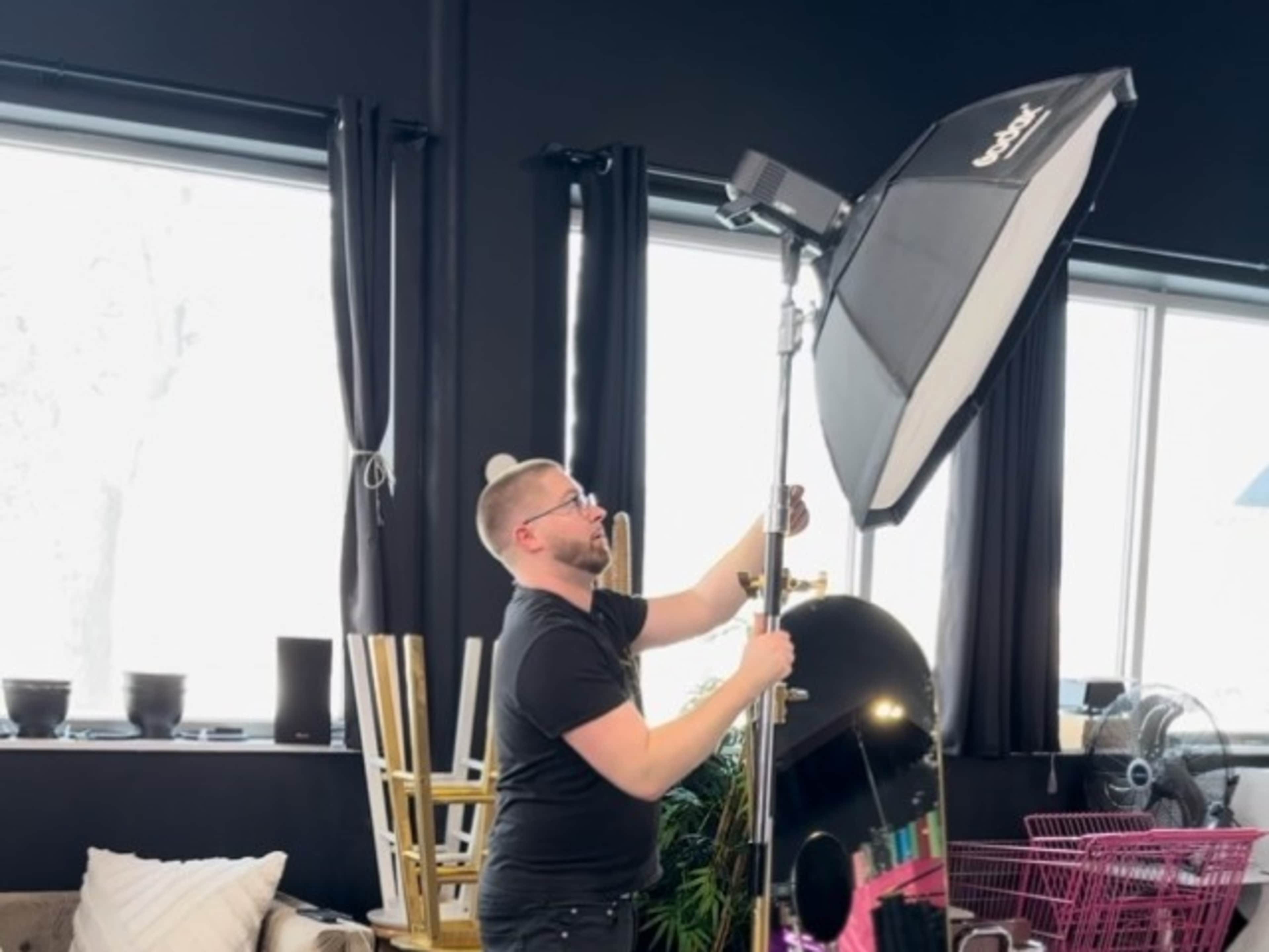 Lighting/Backdrop/Props Assitant