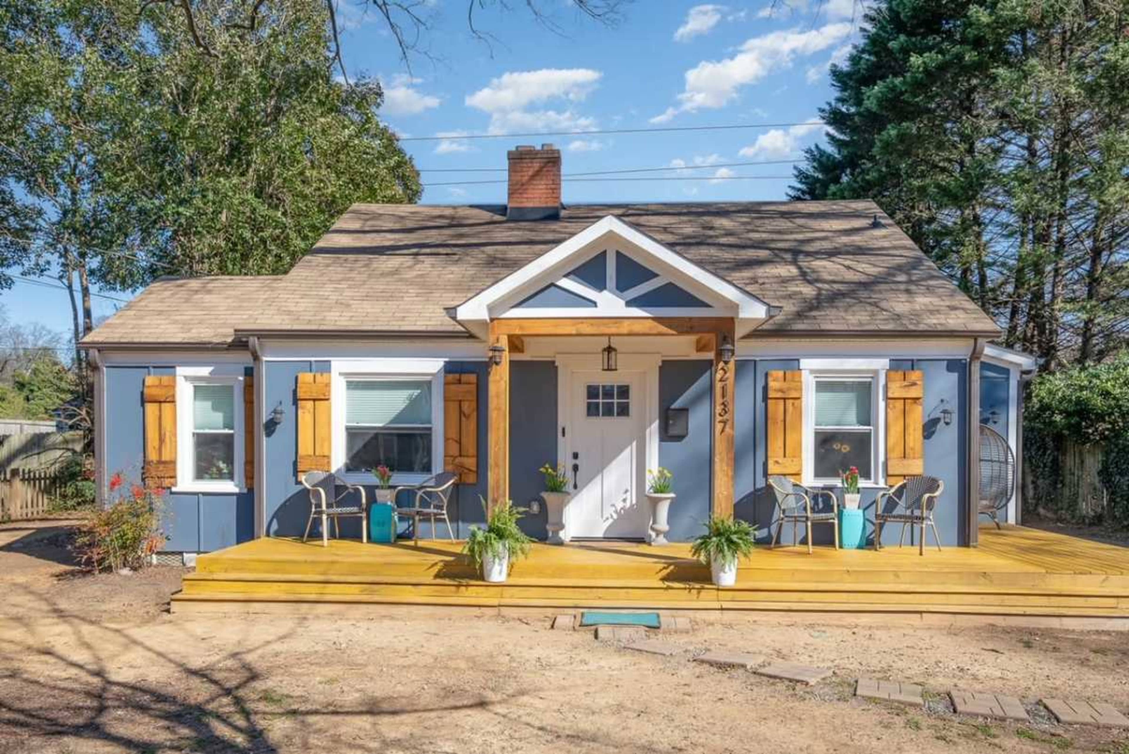 Modern Cape Cod single family home near uptown Charlotte in historic Camp Greene Image in Ashley Park, CHARLOTTE, NC