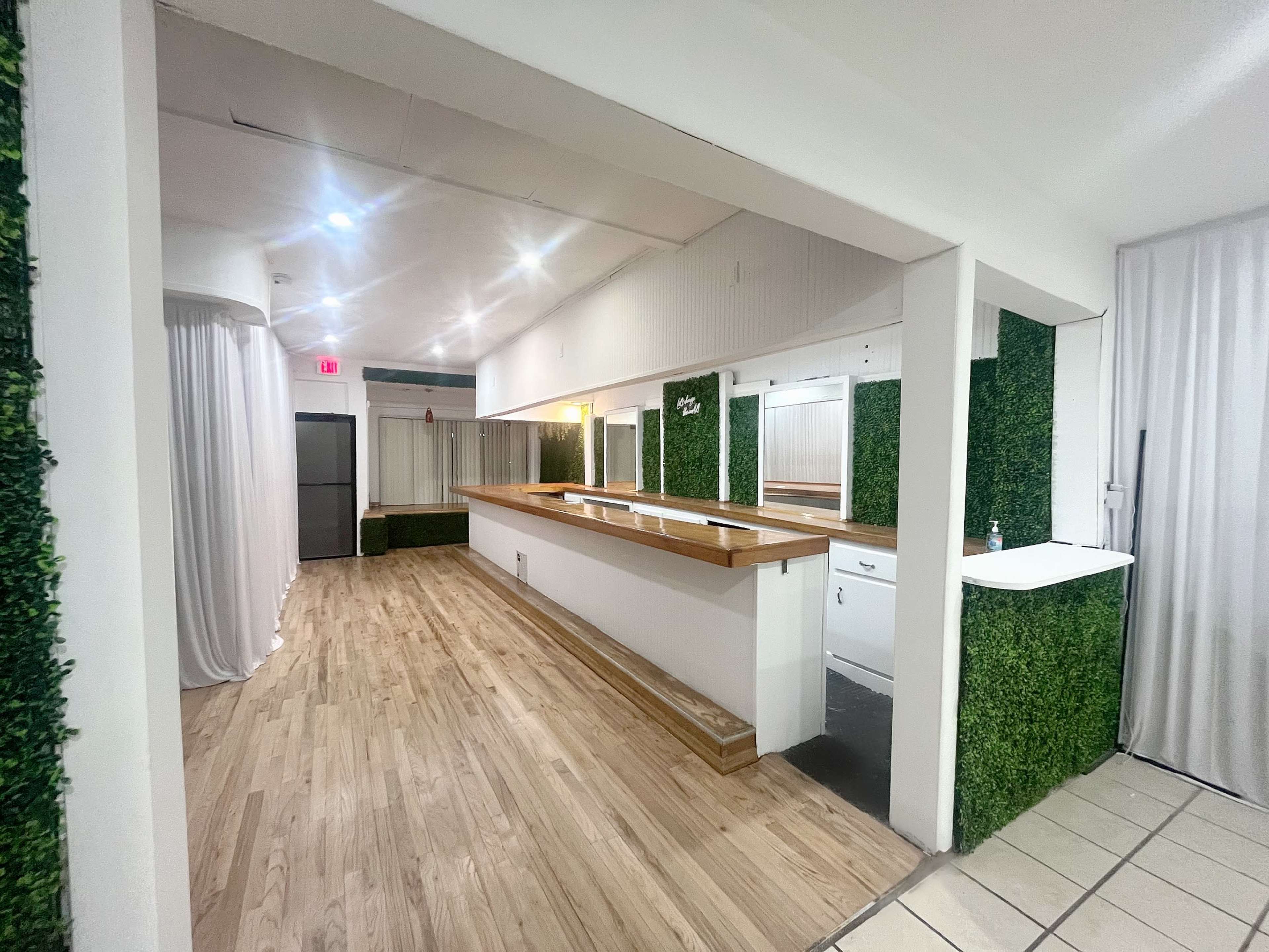 Serene Garden-Themed Event Space with Full Bar and Versatile Amenities Image in Hempstead, Elmont, NY