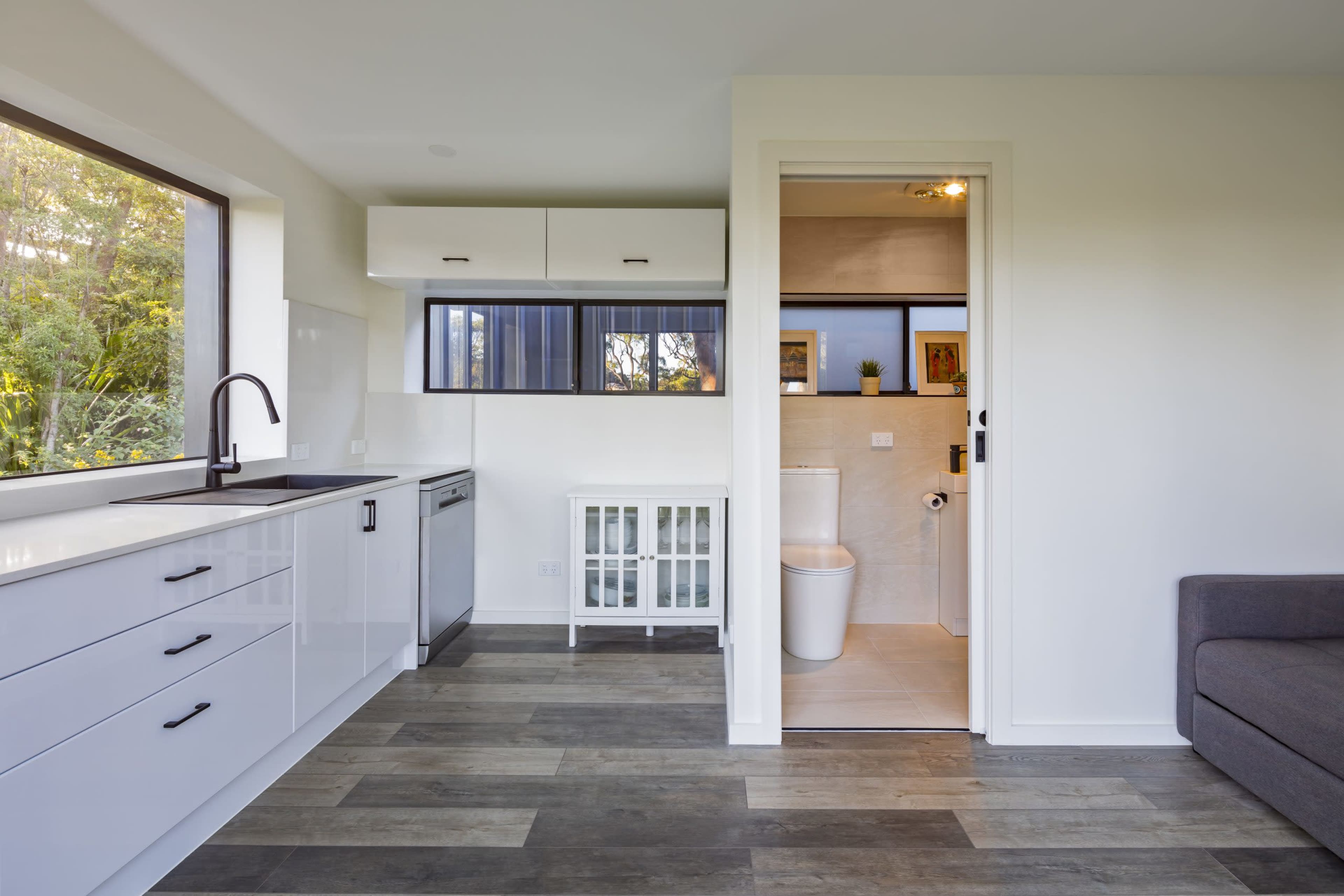 Tranquil Bush Retreat with Serene Garden Oasis at Nature's Edge Image in Engadine, Engadine, Sydney, NSW