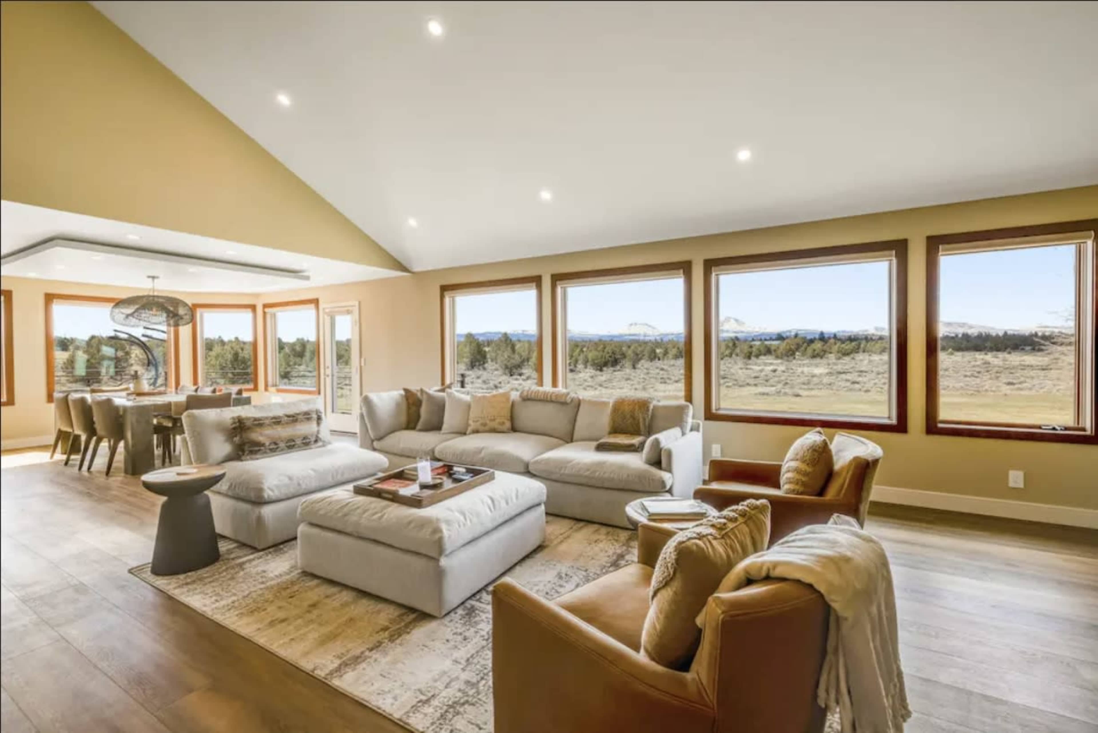 Luxurious modern ranch house Image in , Sisters, OR