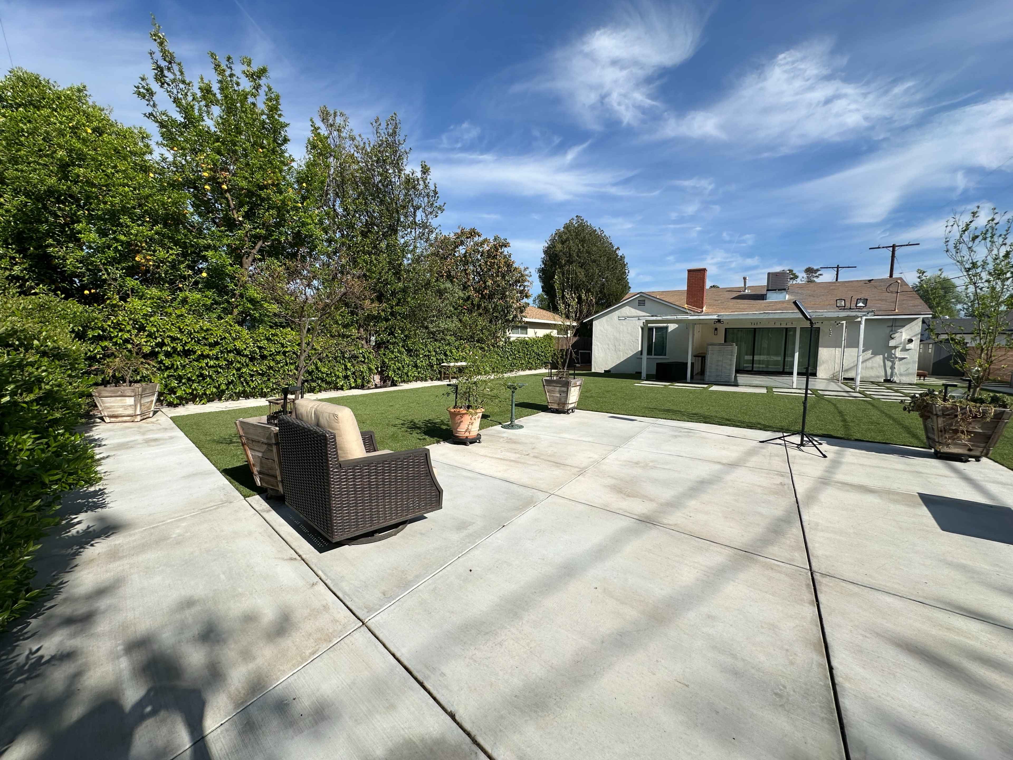 Blank canvas backyard Image in Winnetka, Winnetka, CA