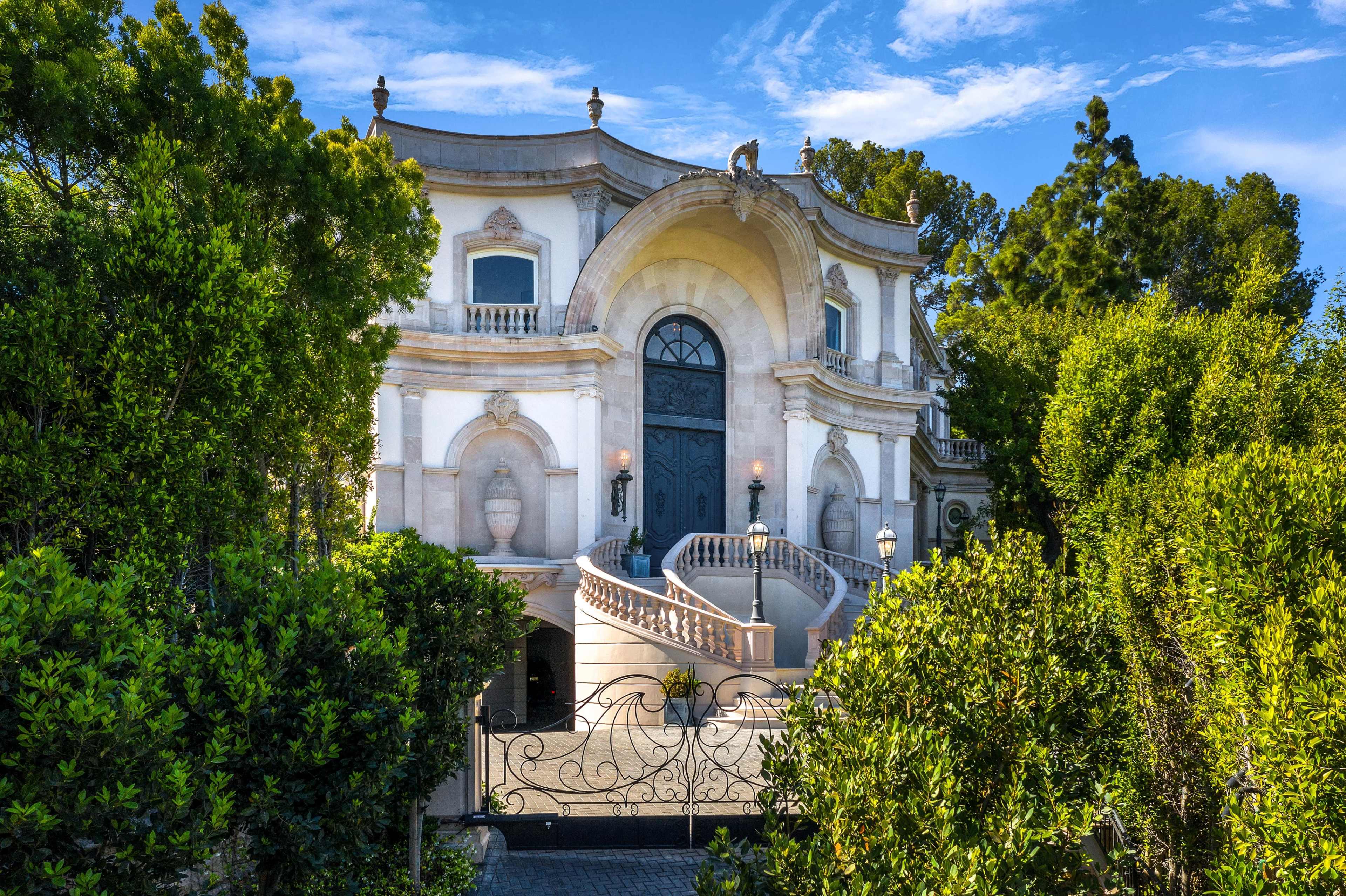 LUXURIOUS BEVERLY HILLS CHATEAU DE LAUREAL Image in Beverly Hills, Beverly Hills, CA