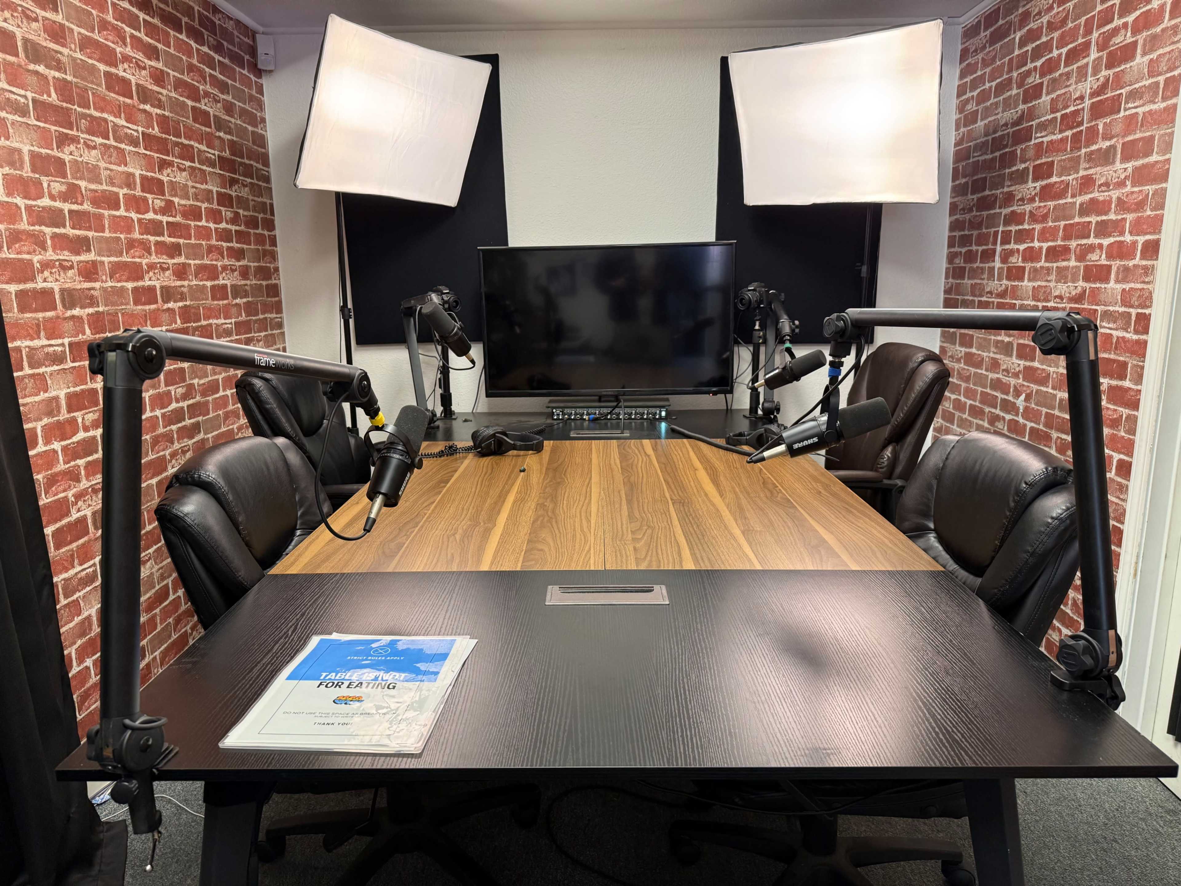 Podcast Meeting Space Image in Land Park, Sacramento, CA