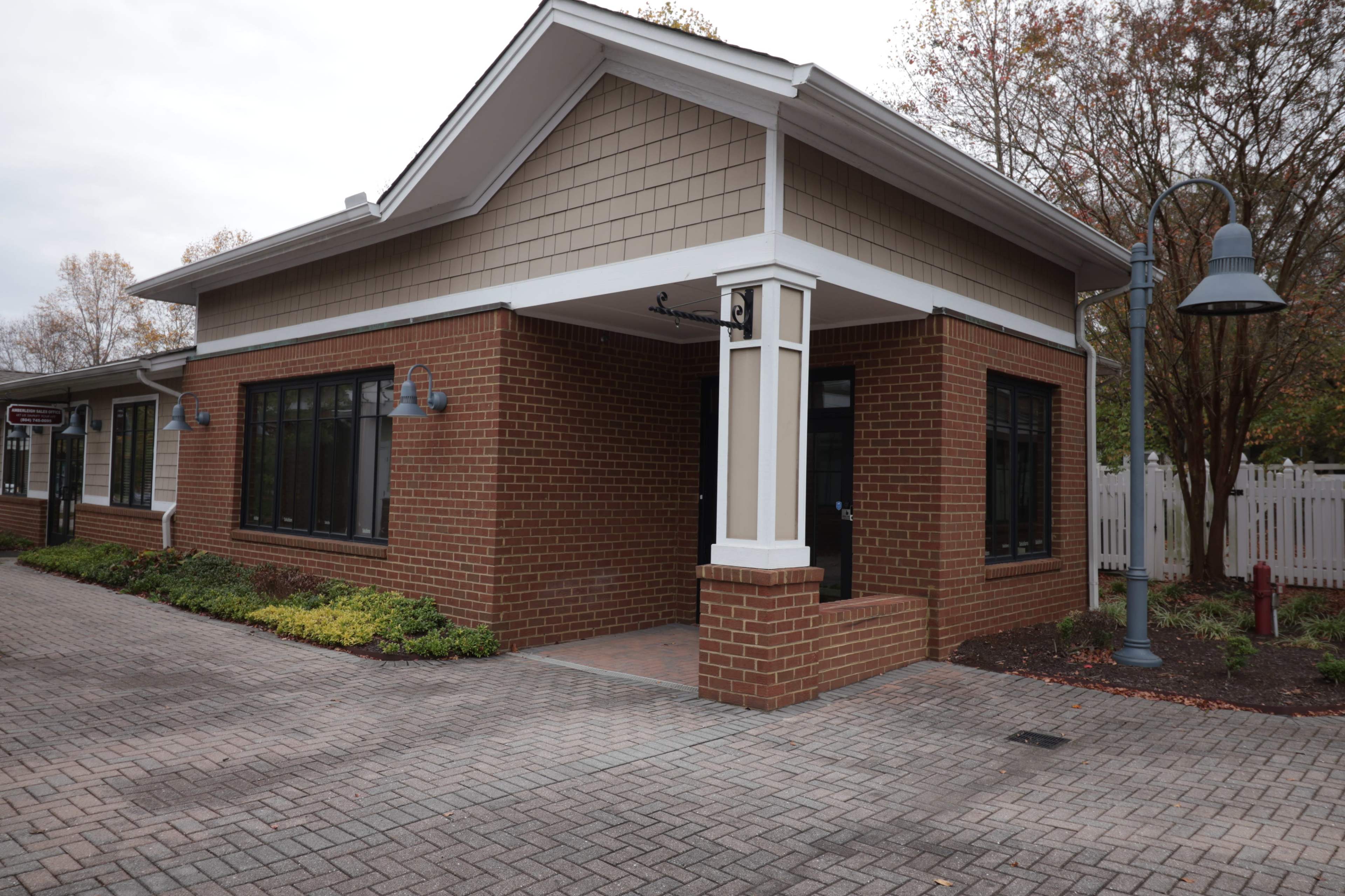 Suburban Location with a Cozy Vintage Town Streetscape Image in Rockwood, Chesterfield, VA
