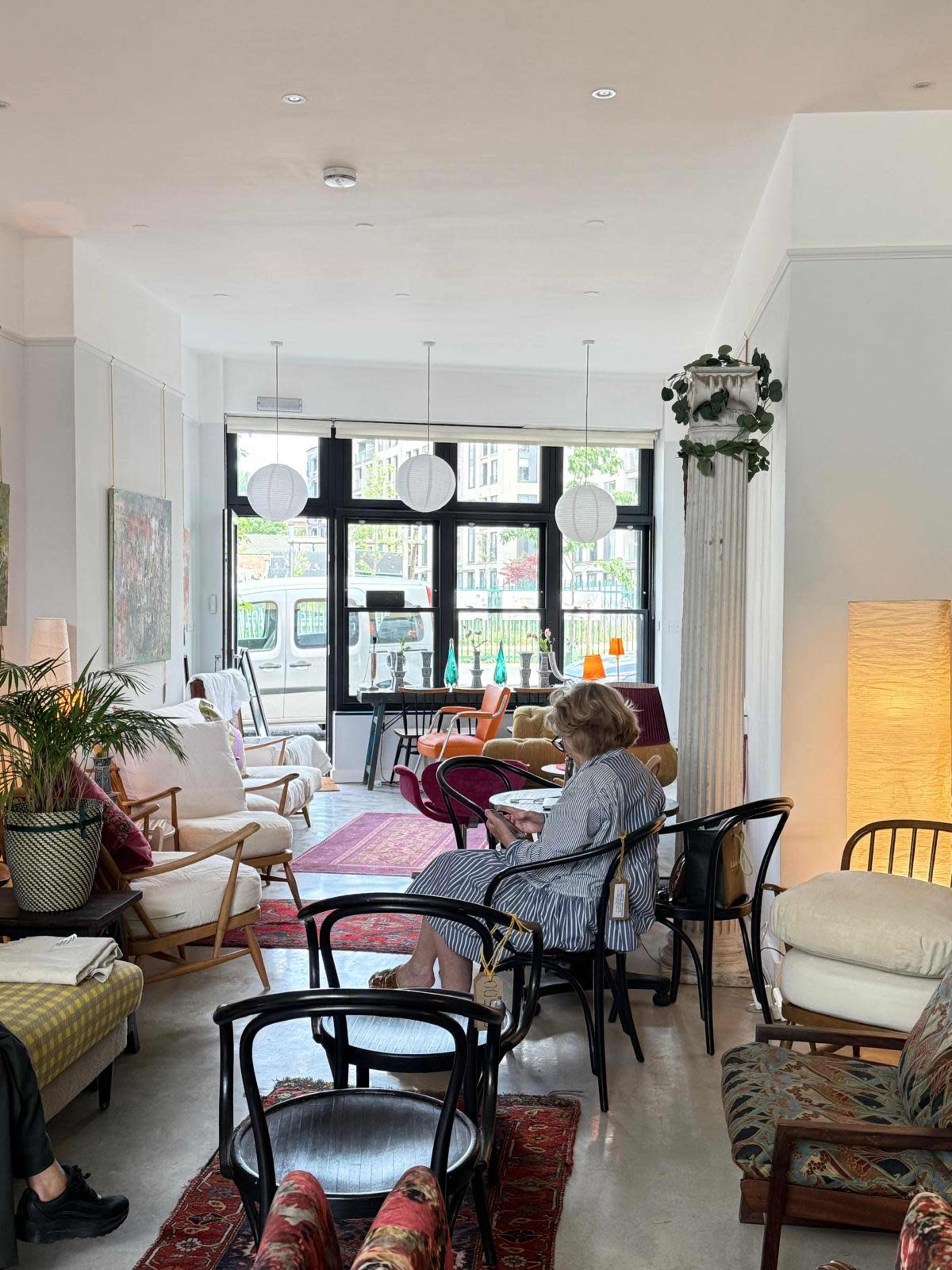 spacious shop in the best location Image in London, London, ENG