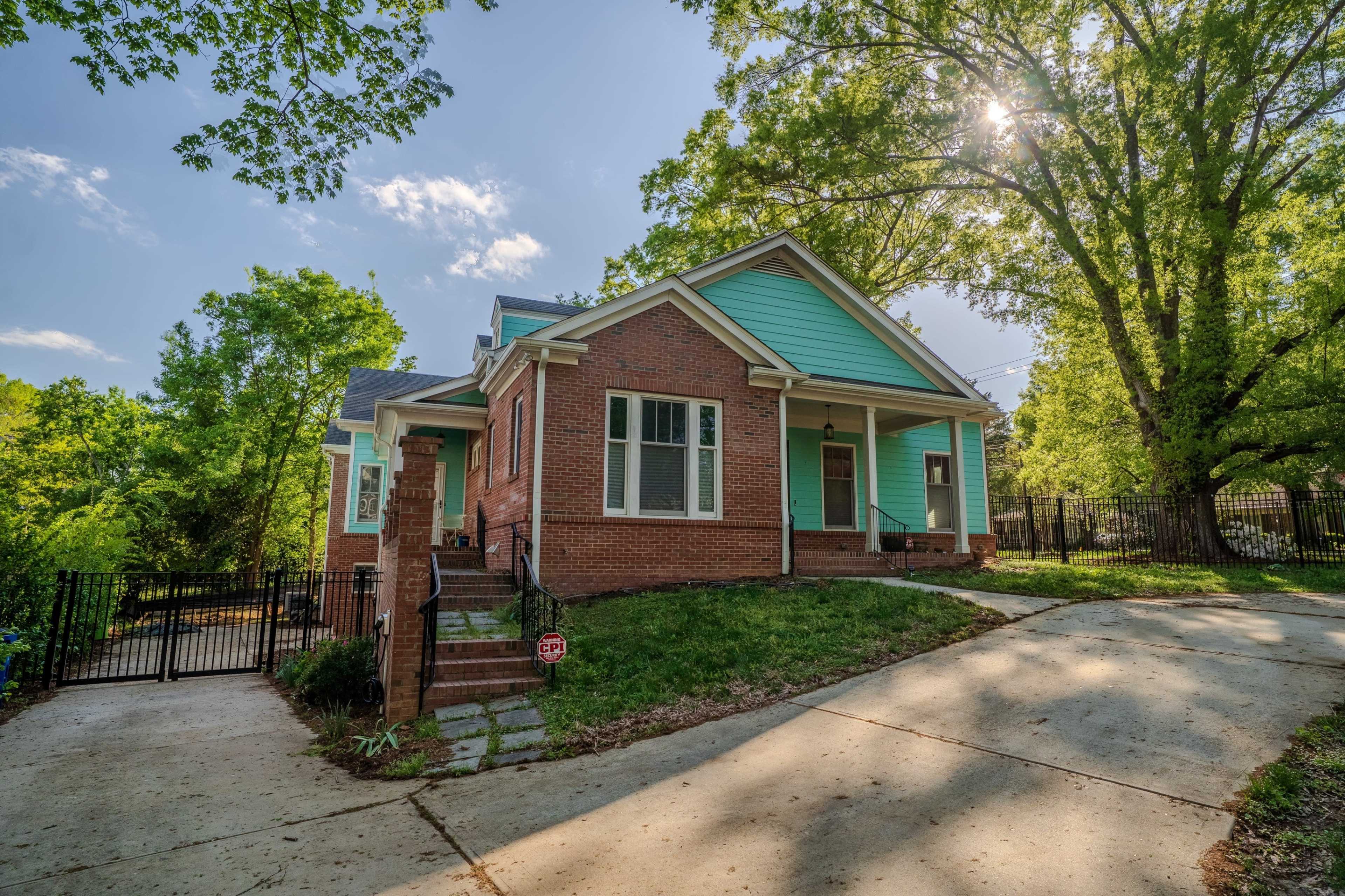 Vibrant Estate Nestled in the Oaks of Historic Five Points Neighborhood Image in Oberlin Village, Raleigh, NC