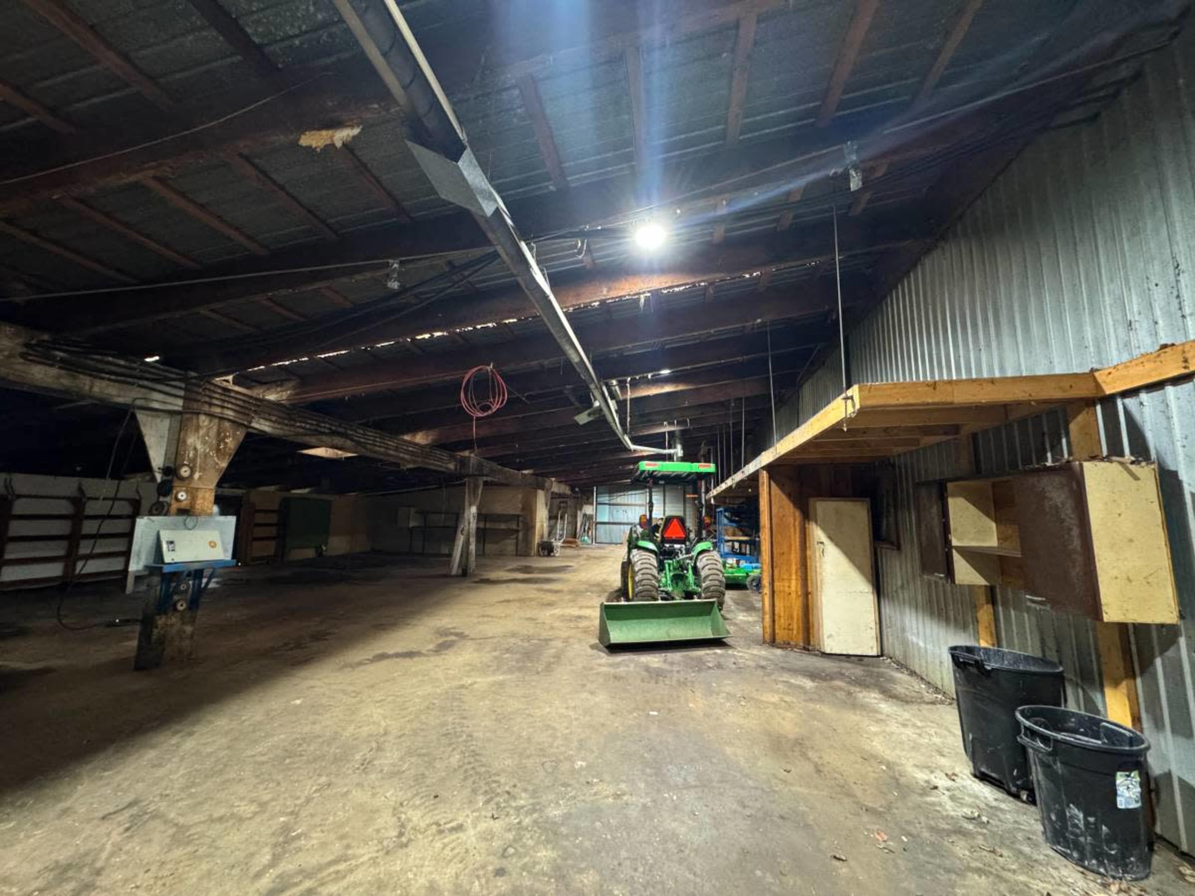 Industial shop with beautiful rolling hills property Image in Langley, Langley, BC
