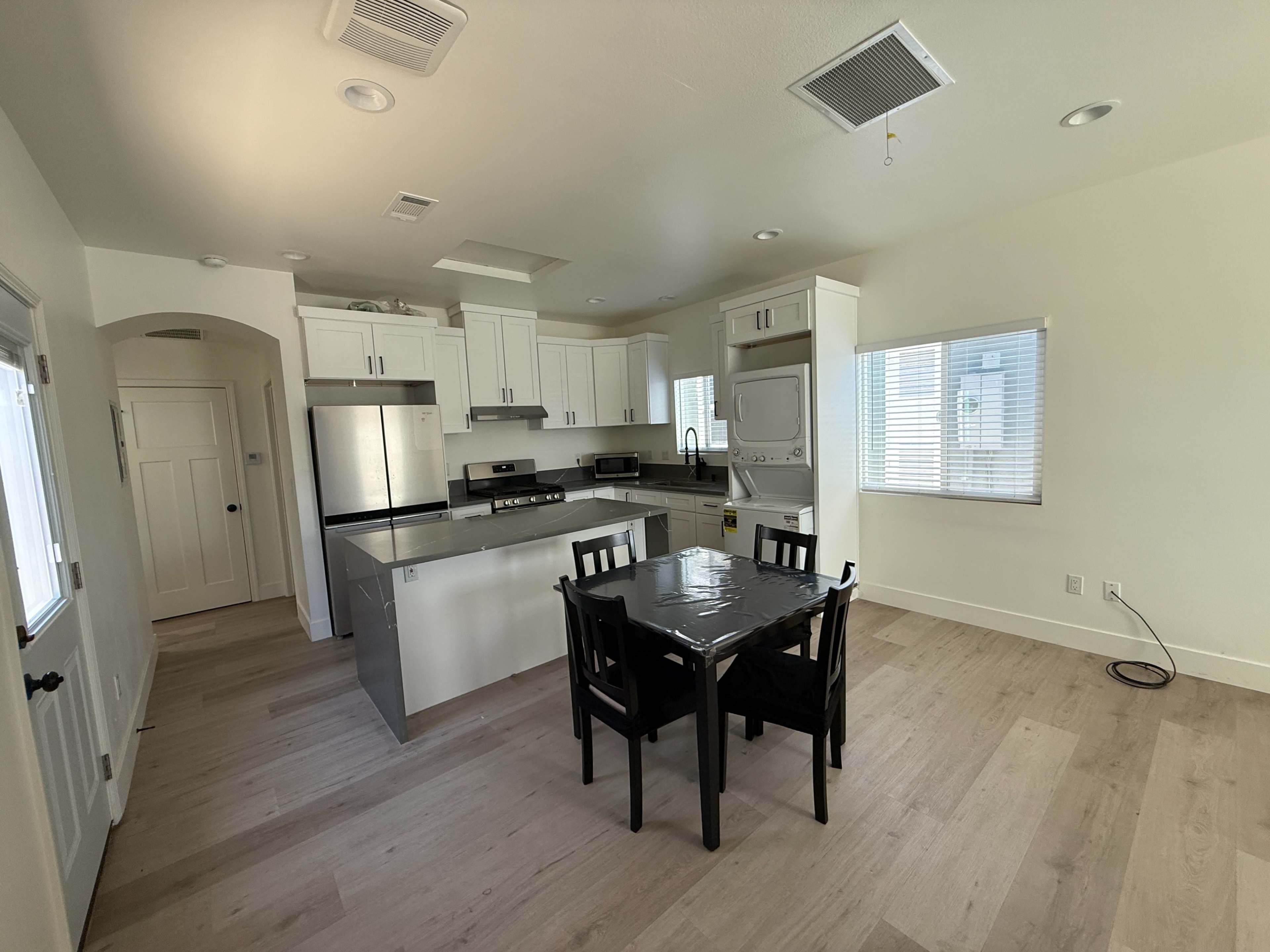 Modern Comfy Home with big Kitchen Space Image in Garden Grove, Garden Grove, CA