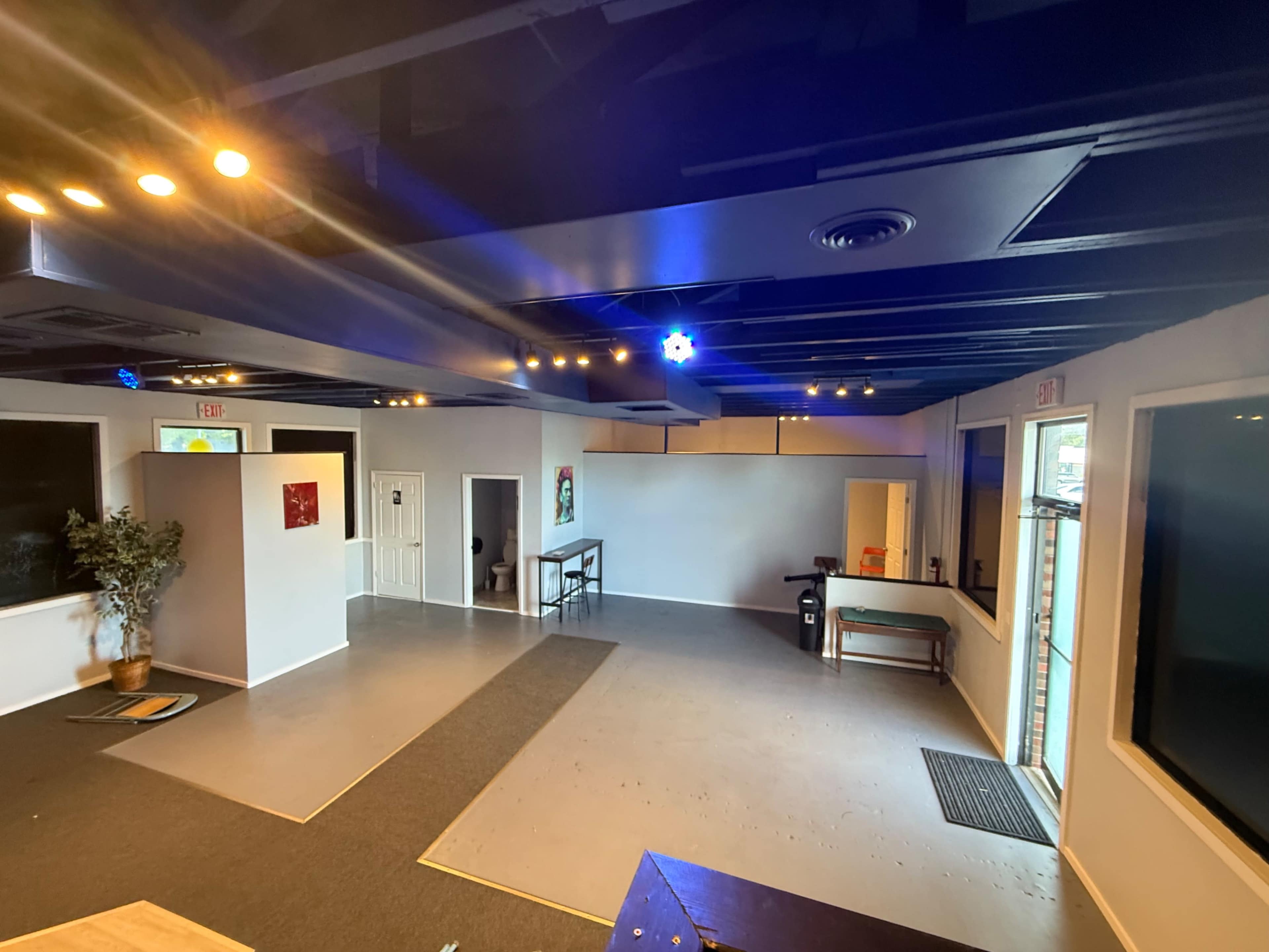 South Lexington Gallery or Theatre Image in Monticello, Lexington, KY