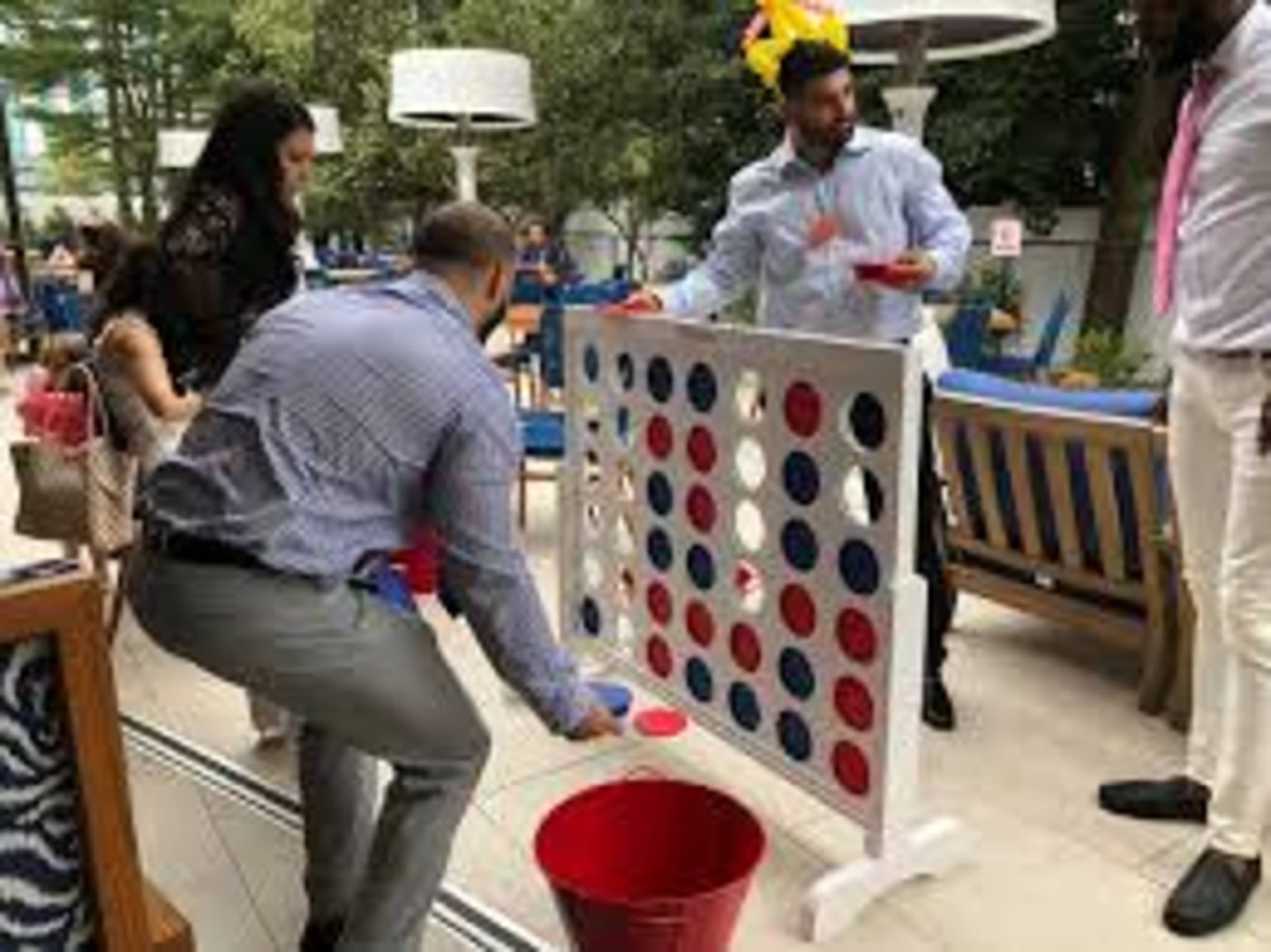 Game: Giant Connect 4