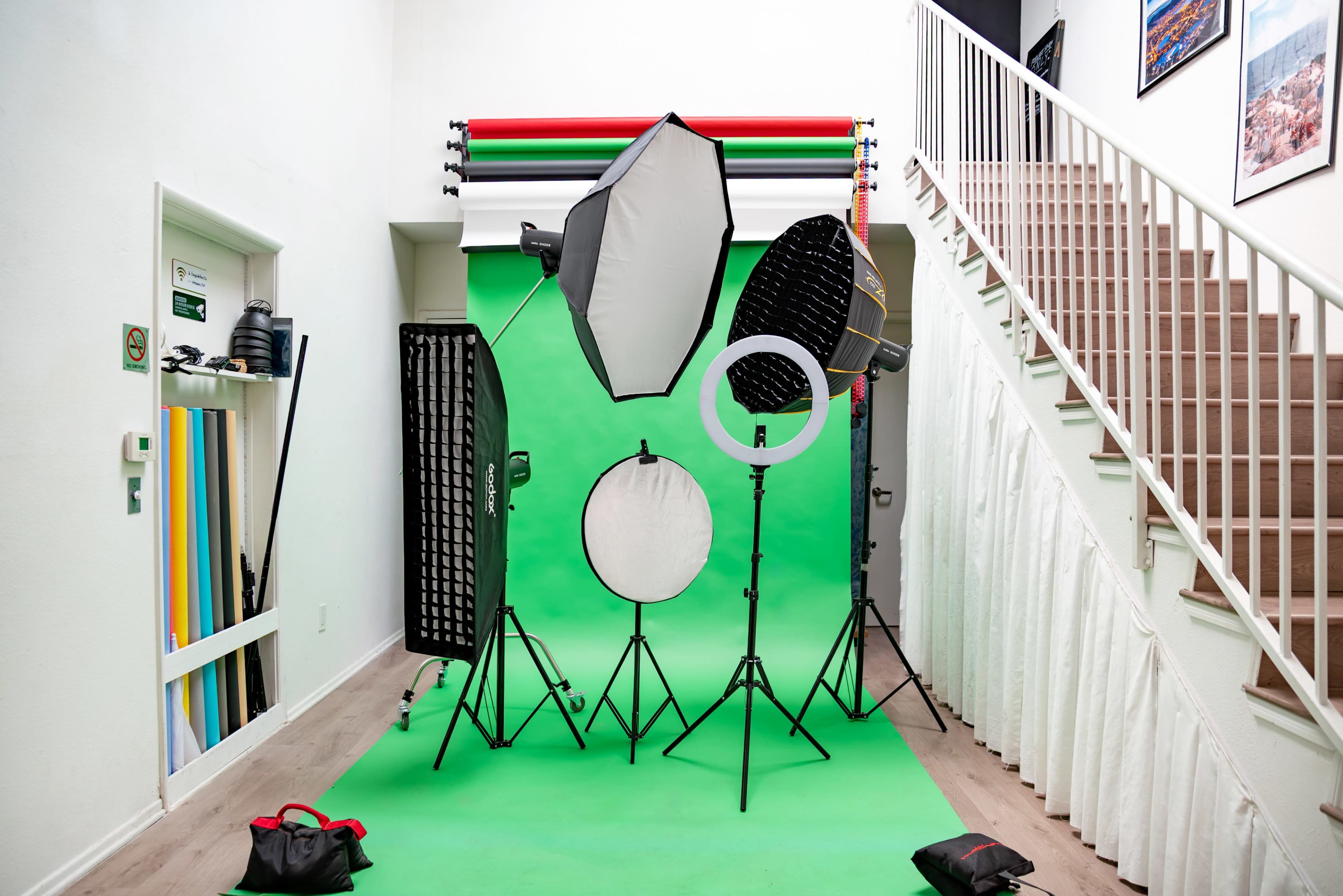 Creative Space - Photo Studio with ALL lighting equipment and backdrops FREE Image in Pico, Santa Monica, CA