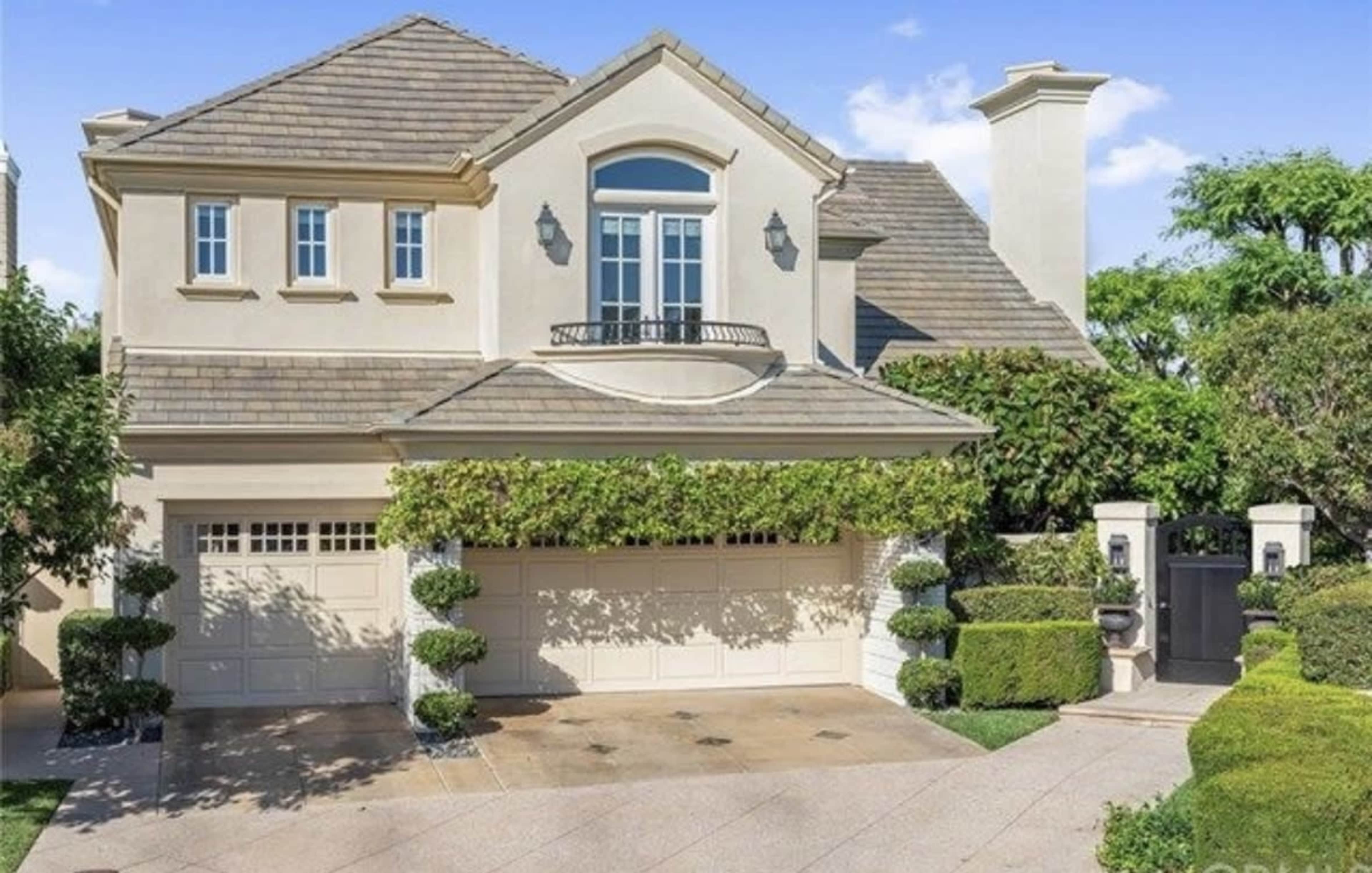 Elegant Newport Beach Family Home with Pool & Outdoor Fireplace Image in Newport Beach, Newport Beach, CA