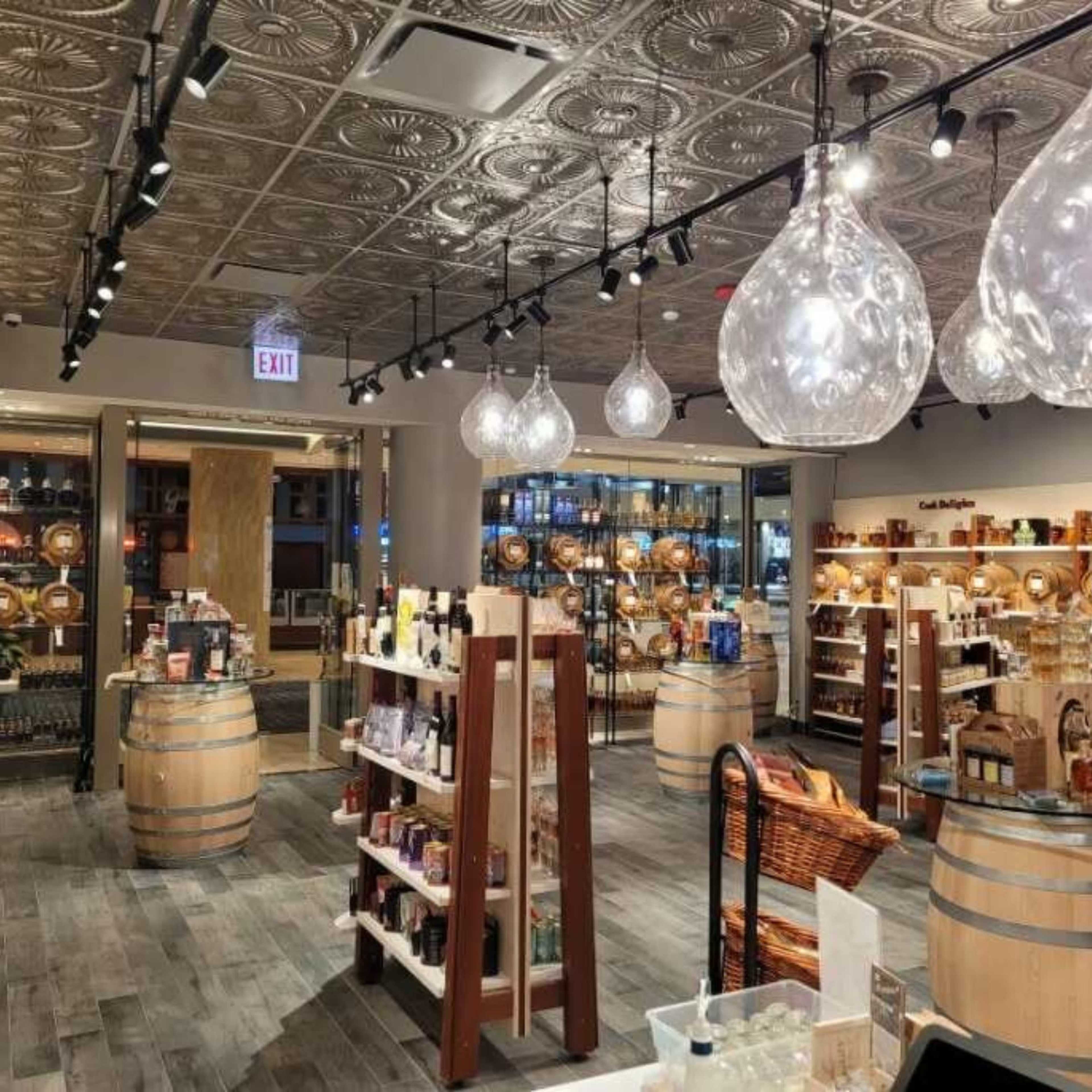 Storefront with Tasting Experience - Chicago Image in Near North Side, Chicago, IL