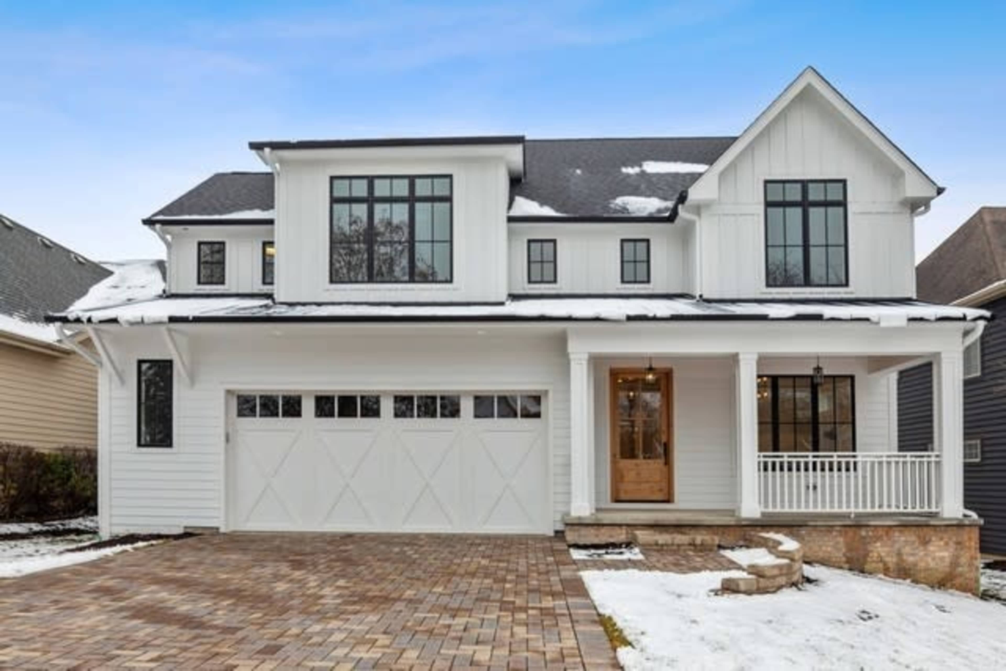 Single Family Home in Downers Grove Image in Downers Grove Township, Downers Grove, IL