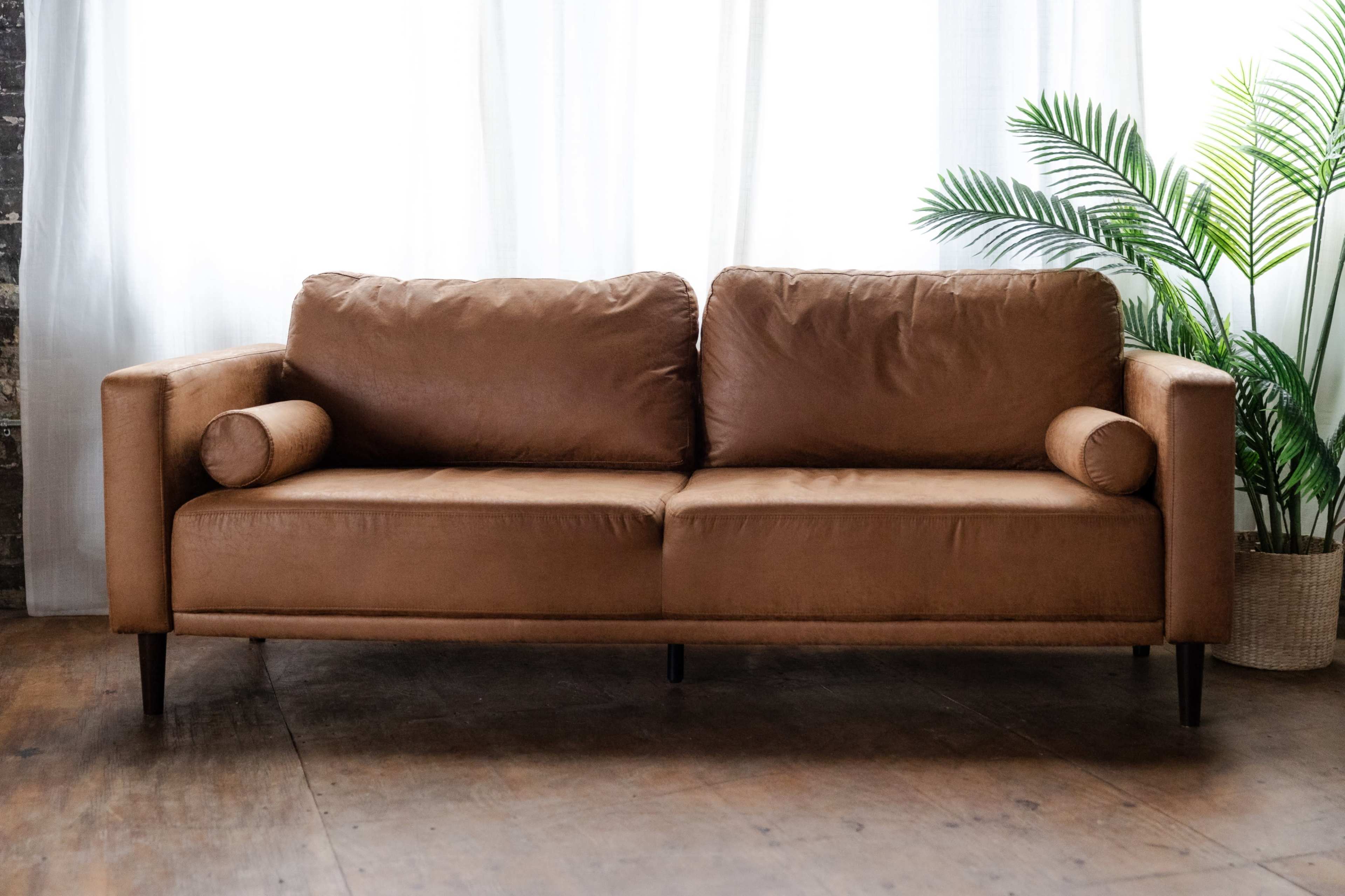 Bayview Natural Light Studio with Exposed Brick Image in Bay View, Milwaukee, WI