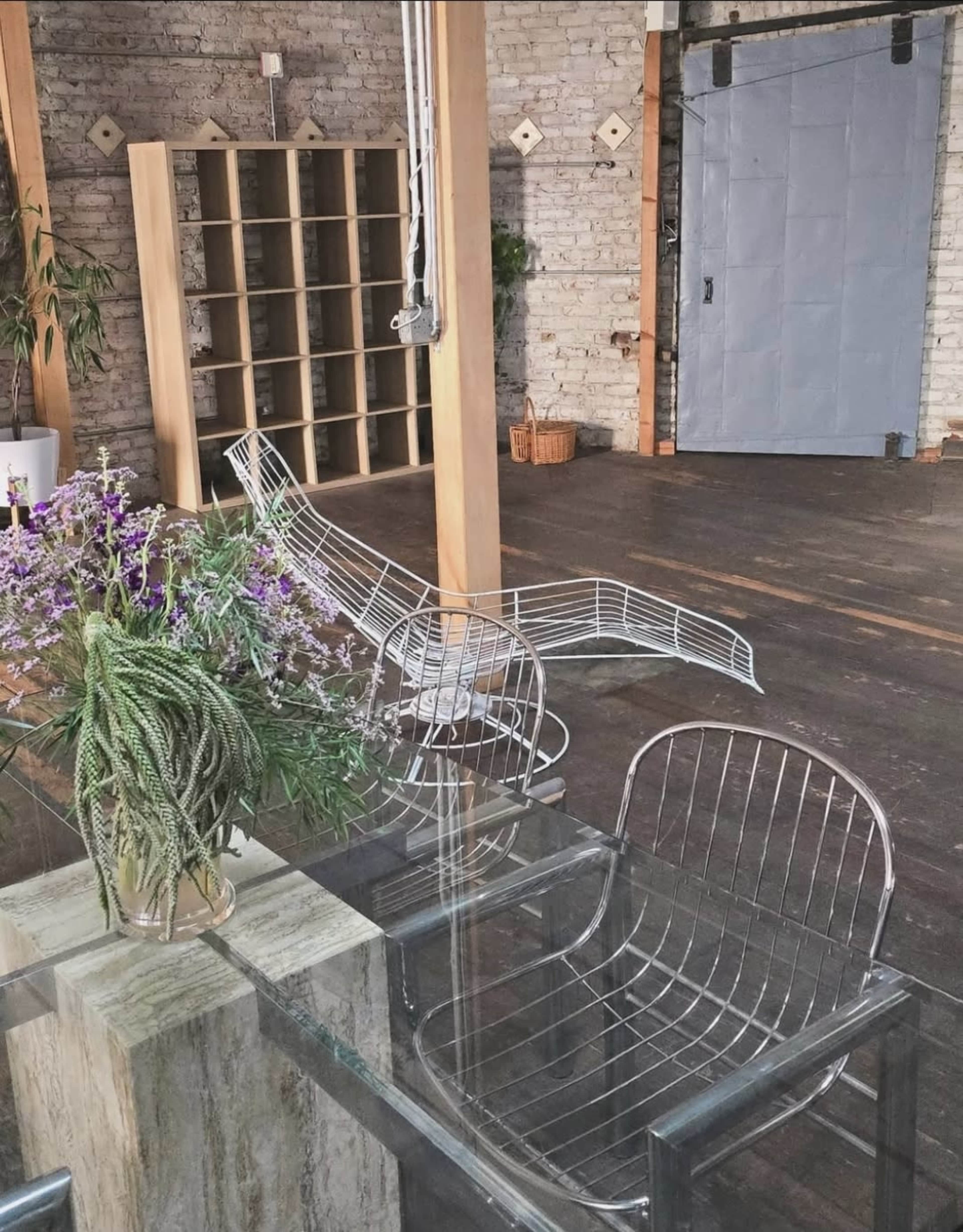 Huge old LOFT with many wall styles and a Cyclorama Image in Northeast Los Angeles, Los Angeles, CA