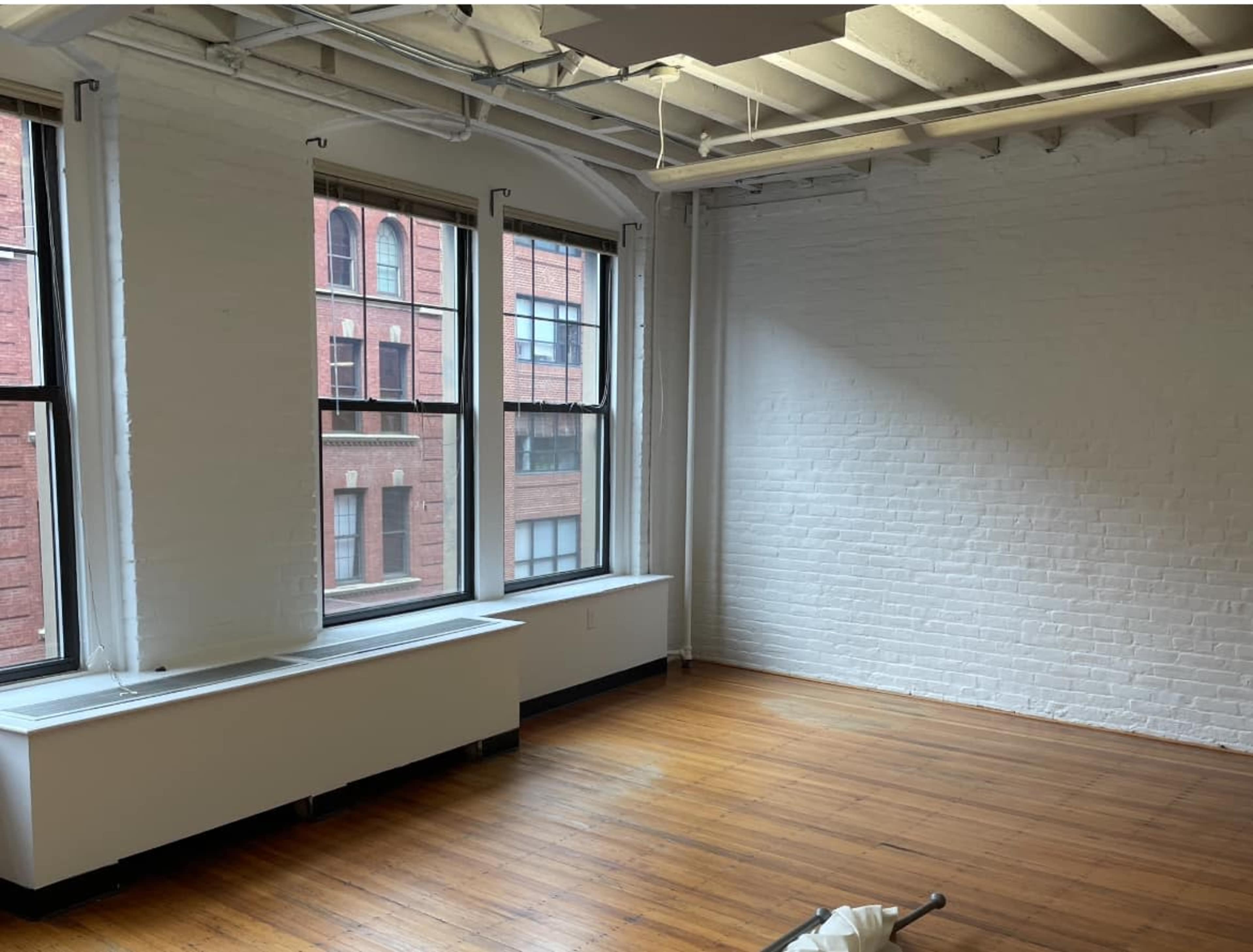 Gorgeous Bright Downtown Office Loft Perfect for Photoshoots & Workshops Right off Highway Image in Leather District, Boston, MA