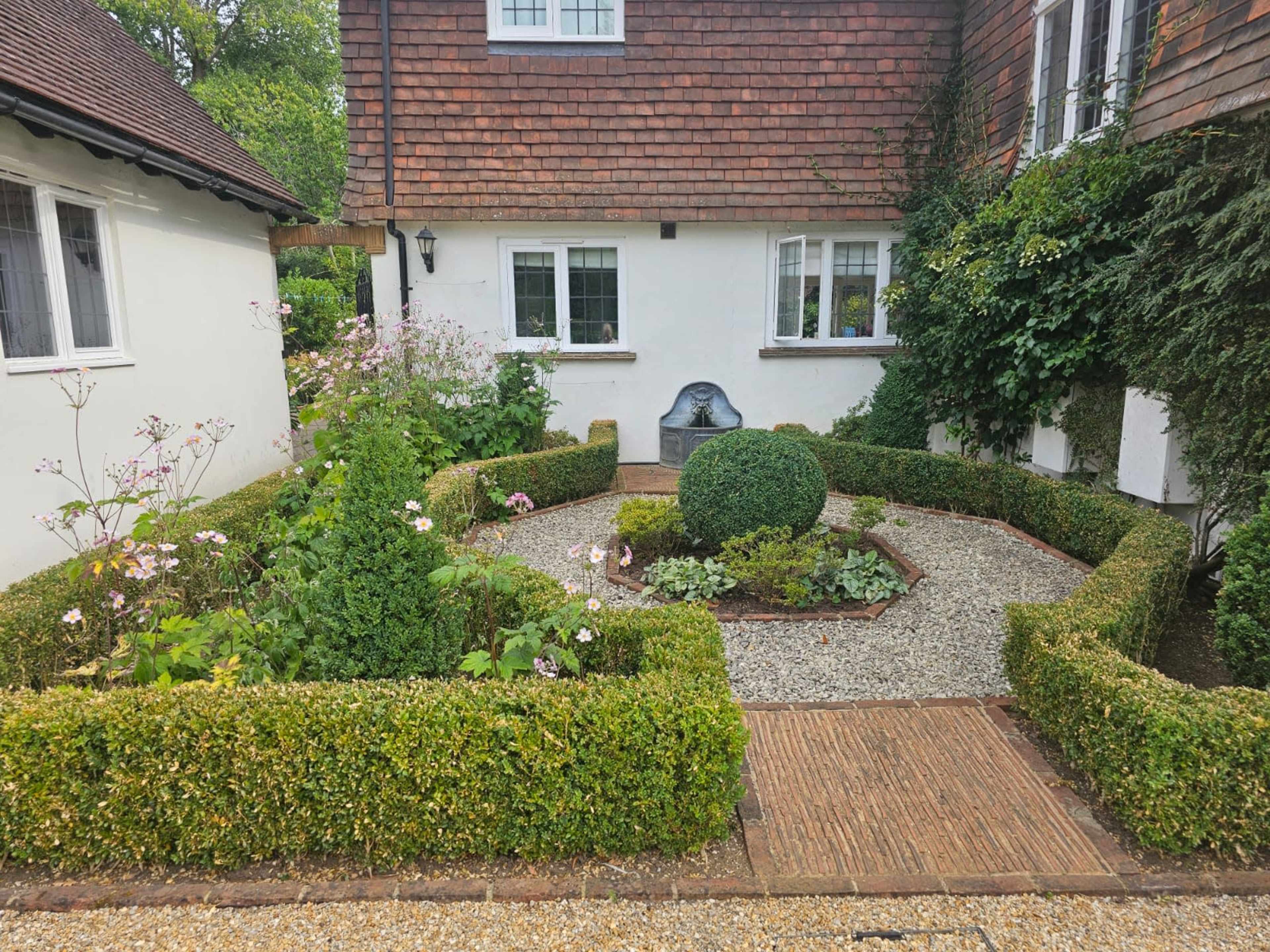 Large country home in sought-after semi-rural area Image in Godalming, Godalming, ENG