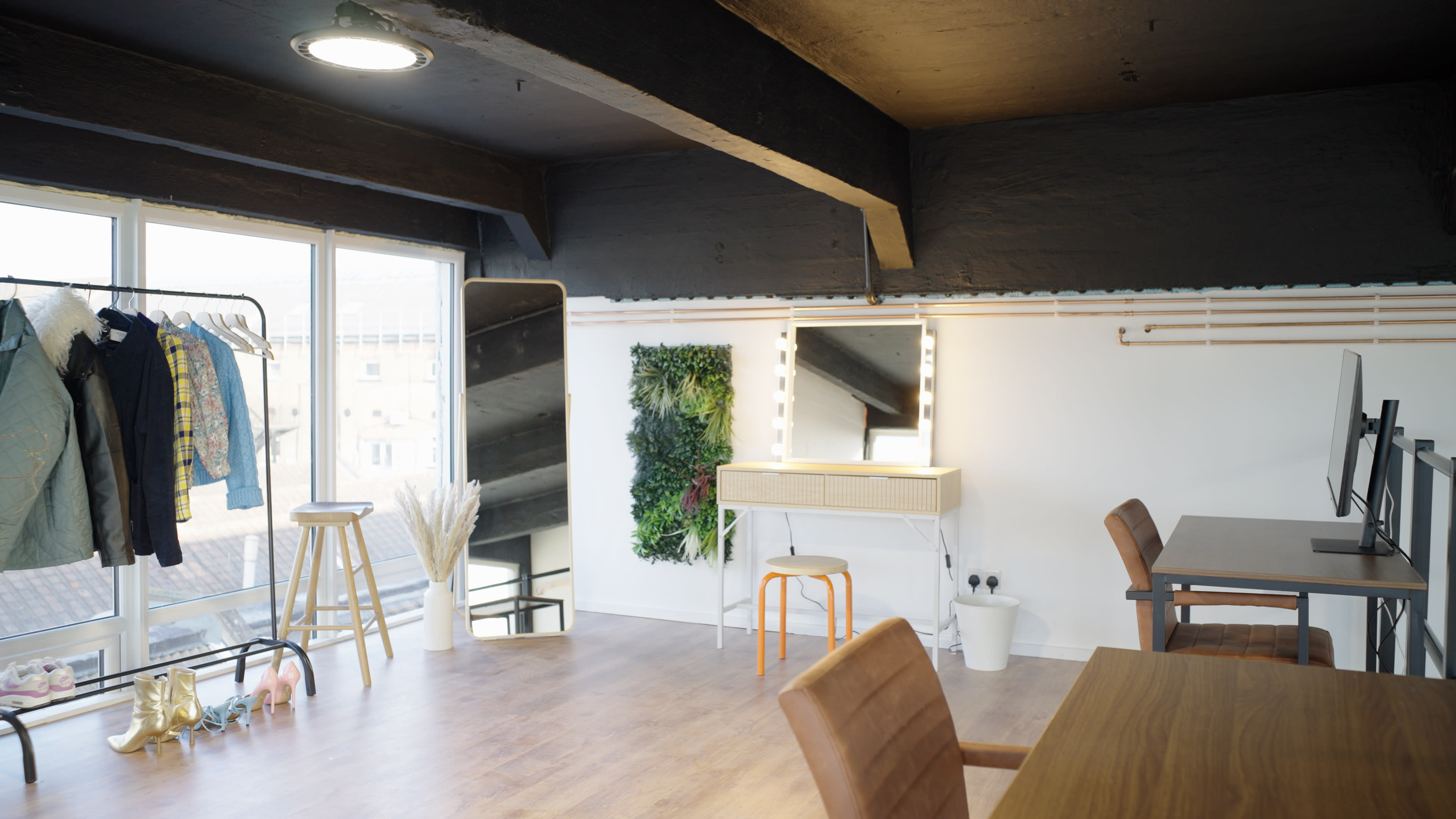 Industrial Photography Studio with High Ceilings and Natural Light – Watford Image in Watford, Watford, ENG