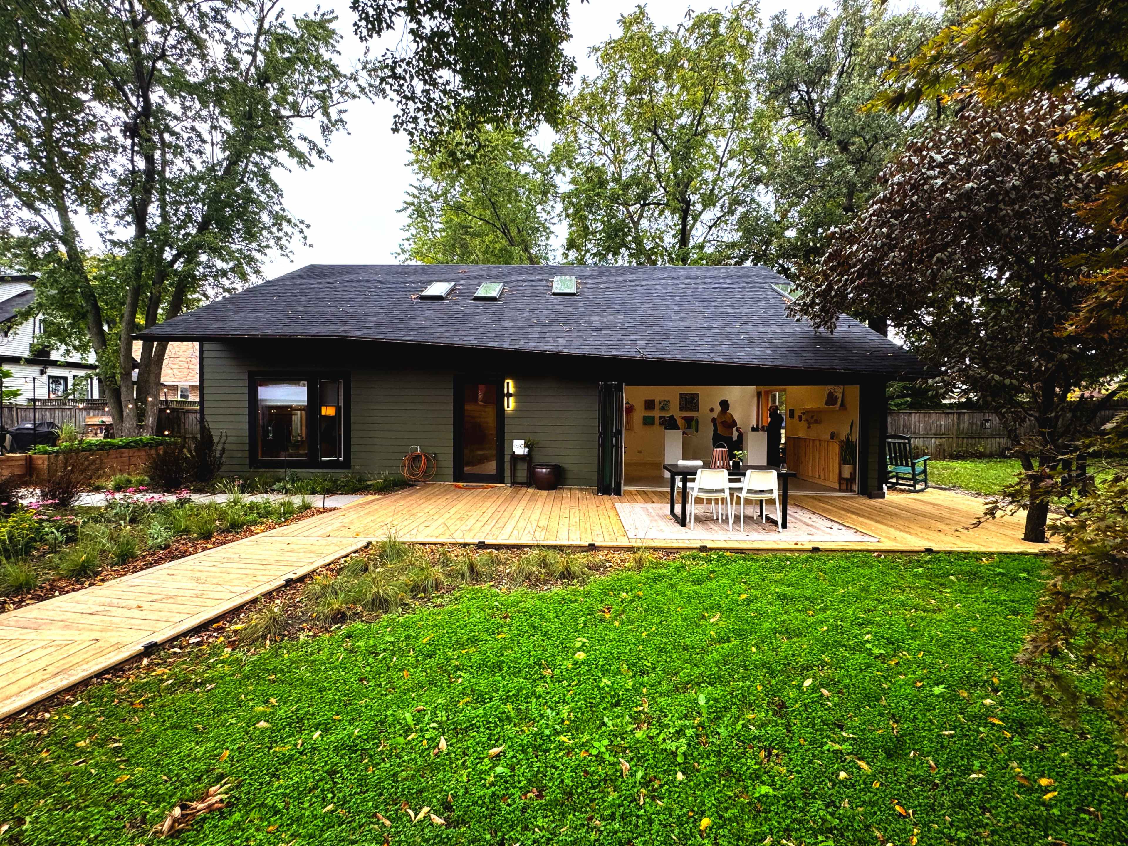 Tucked away secret garden art studio/ event space Image in East Beverly, CHICAGO, IL