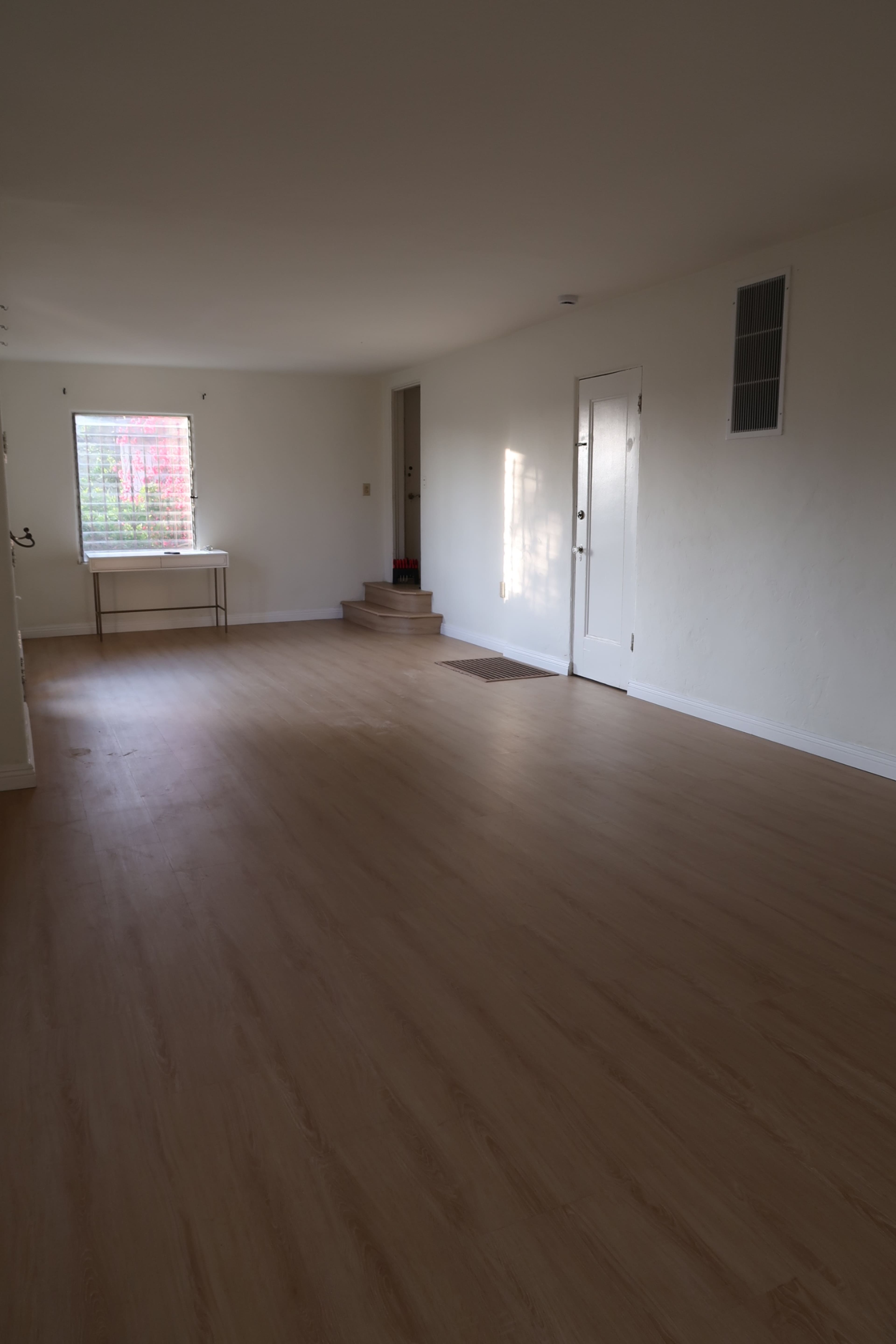 Hollywood Hills Blank Slate Space Image in Central LA, Los Angeles, CA