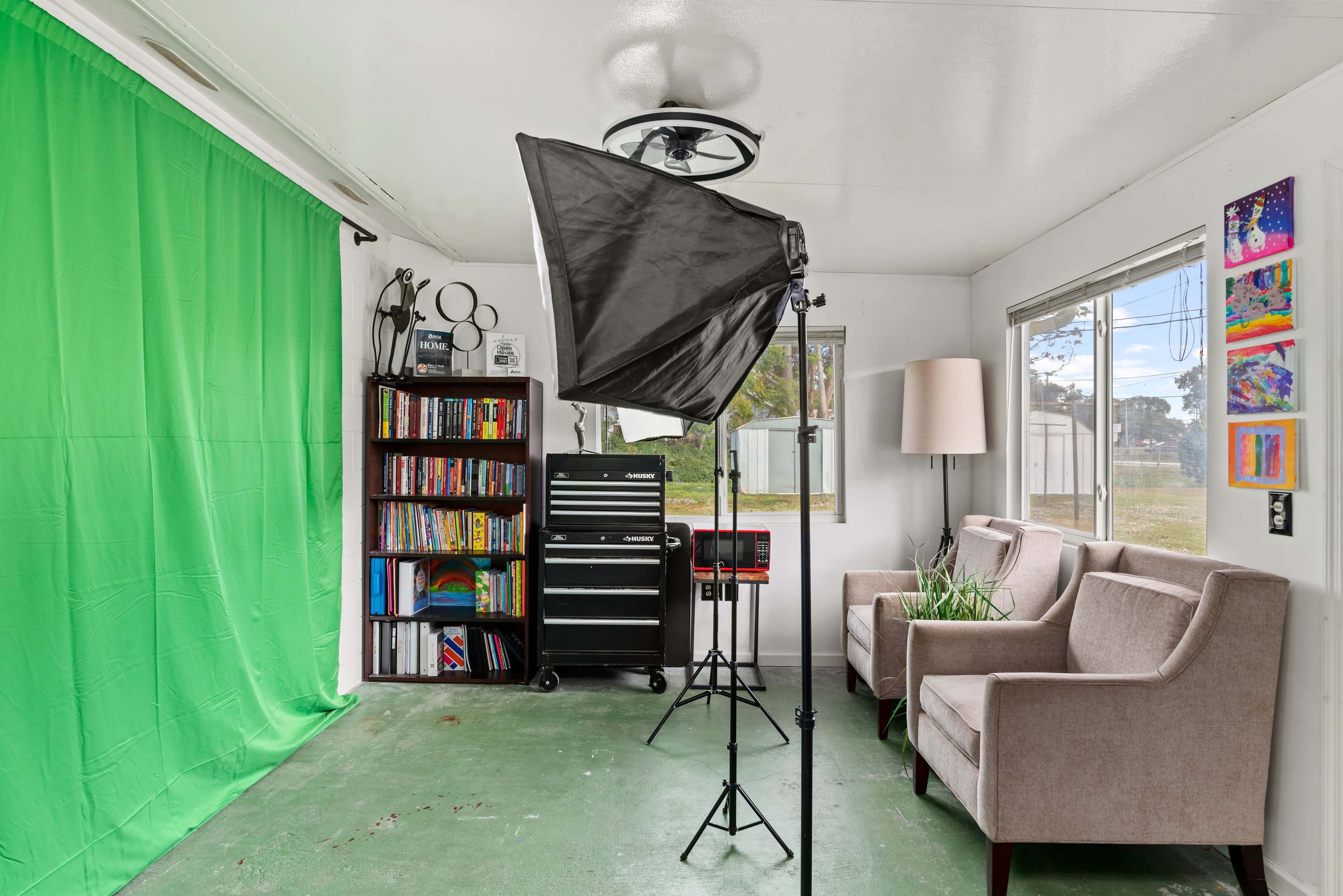 Downtown St Cloud Co-Work Production Space + FREE Wifi + Coffee + Printer + More Image in St. Cloud, Saint Cloud, FL