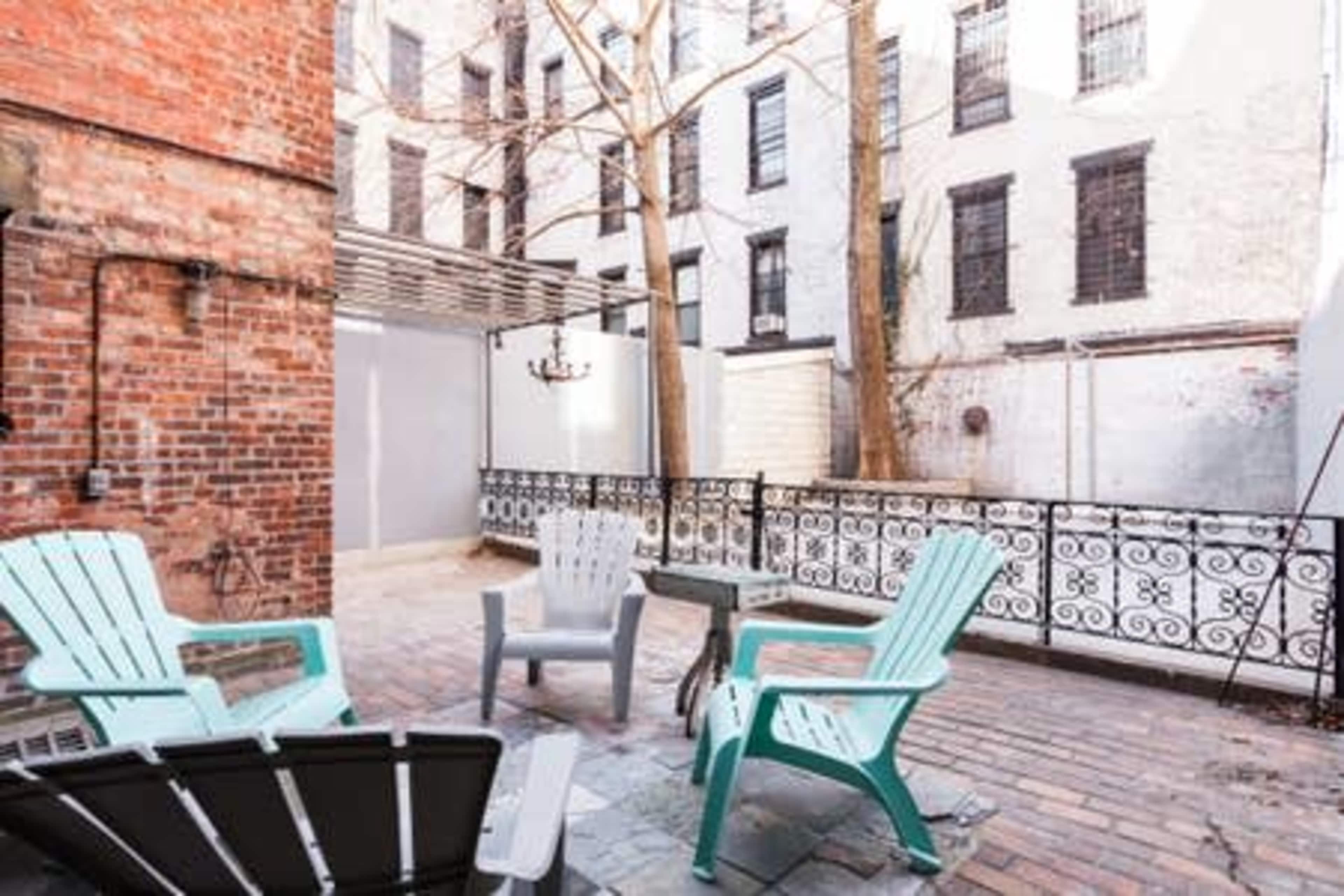 Williamsburg Garden Unit with Huge Patio + Basement Storage Image in Williamsburg, Brooklyn, NY