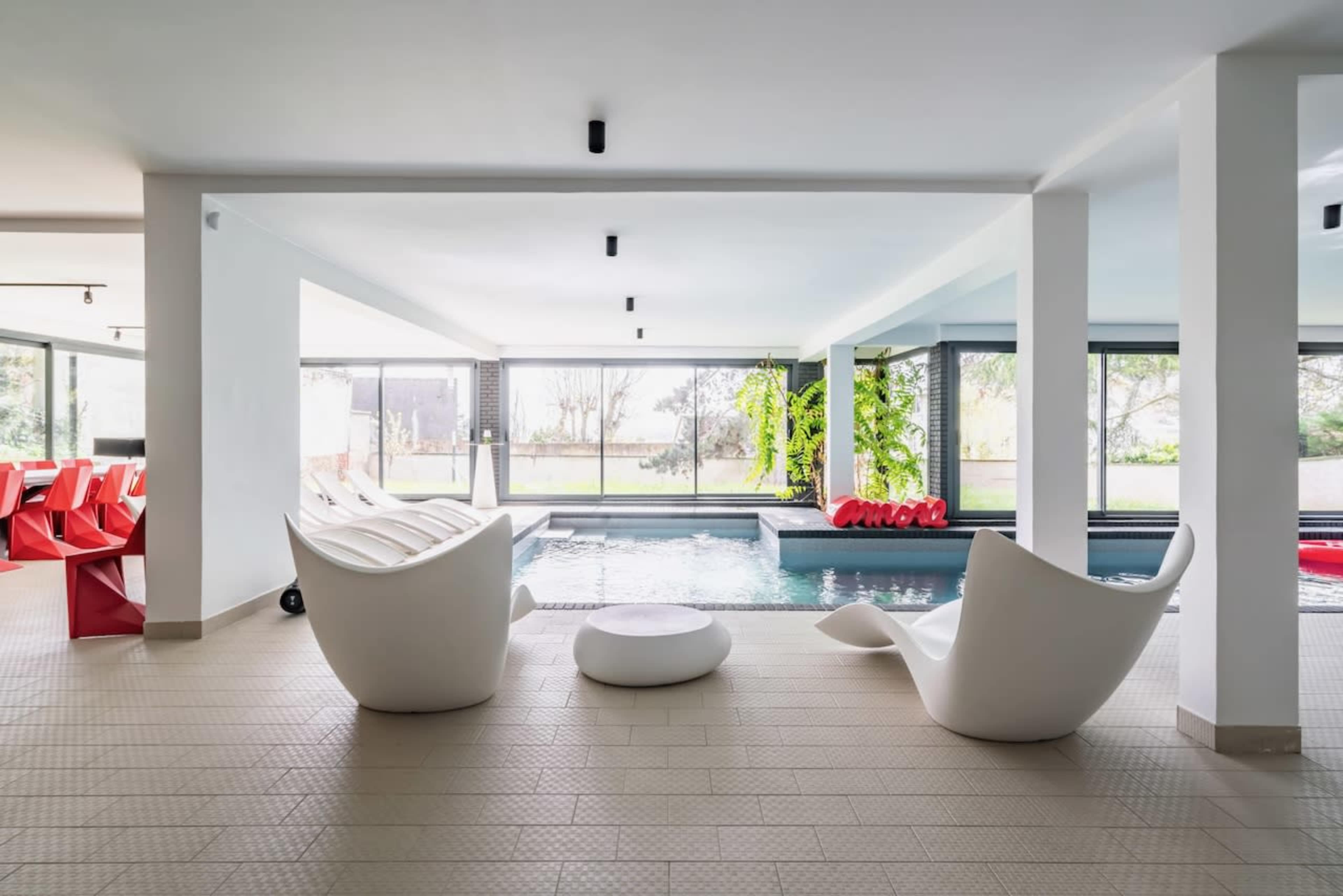 Magnifique Piscine couverte et chauffée avec espace privatif Image dans Centre, Montmorency, 