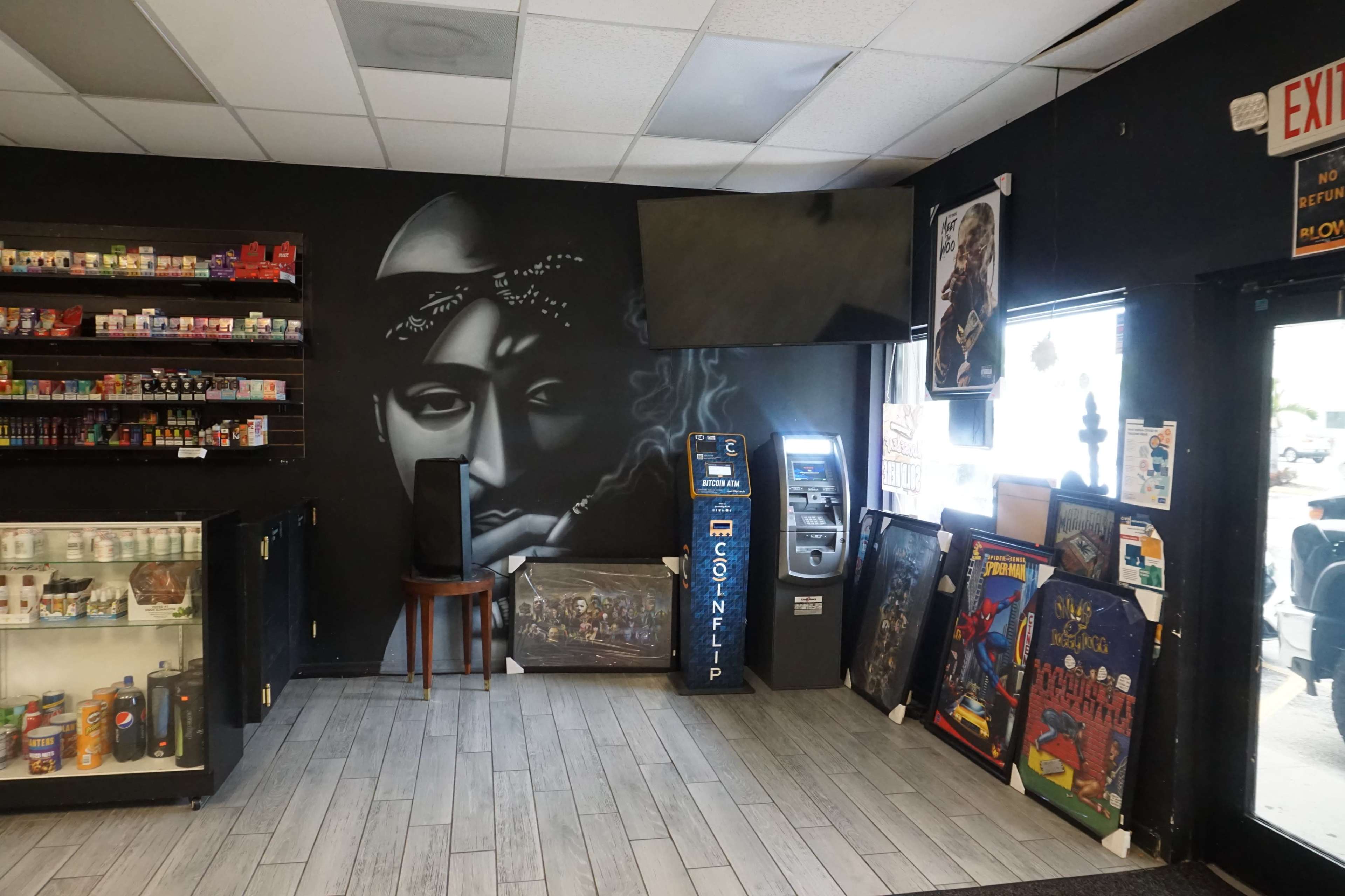 Vibrant Smoke Shop Location for Photoshoots, Music Videos, & Films in Lauderhill Image in Lauderhill, Lauderhill, FL