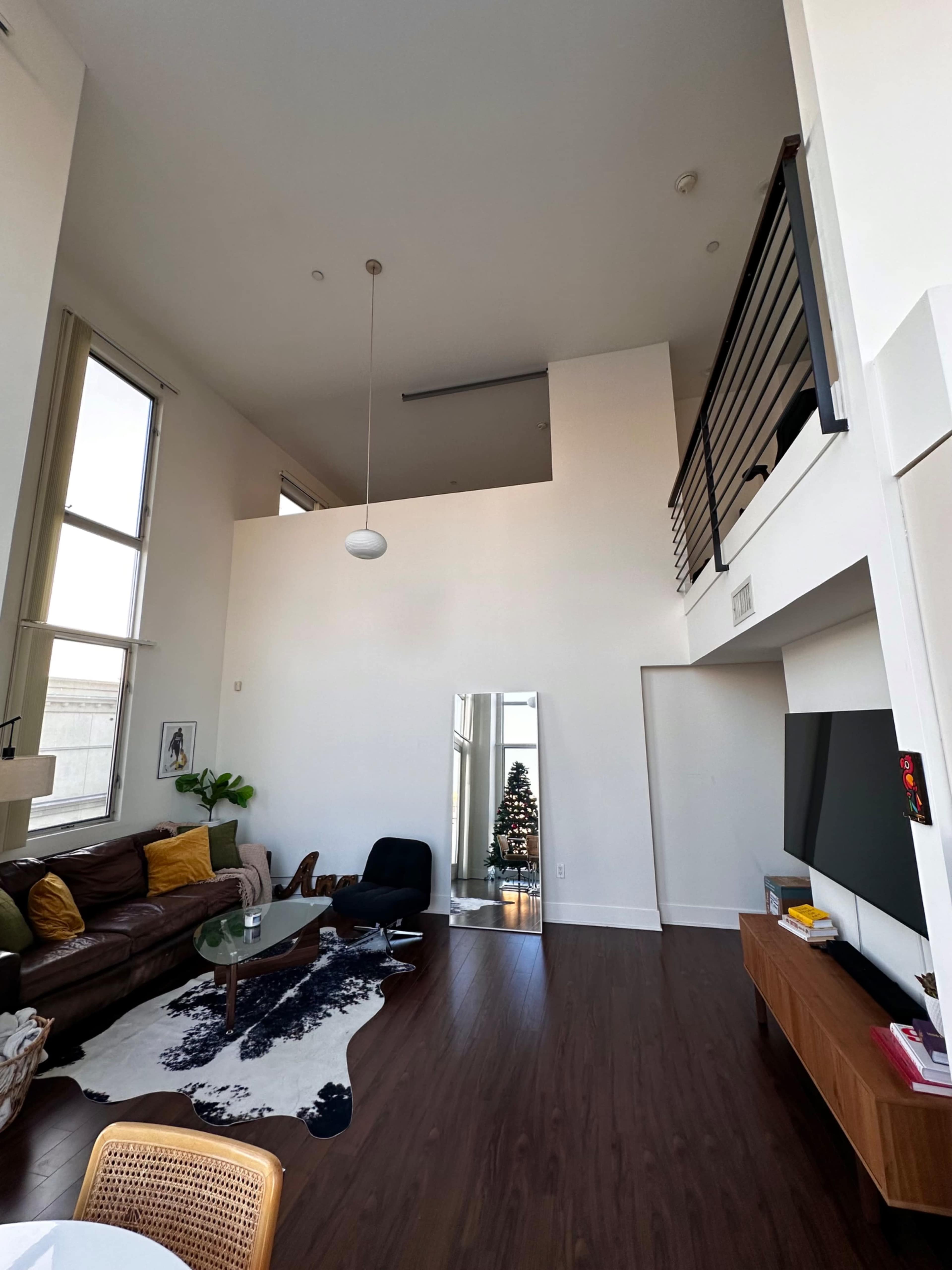Downtown Loft with 20 foot ceilings Image in Downtown, Glendale, CA