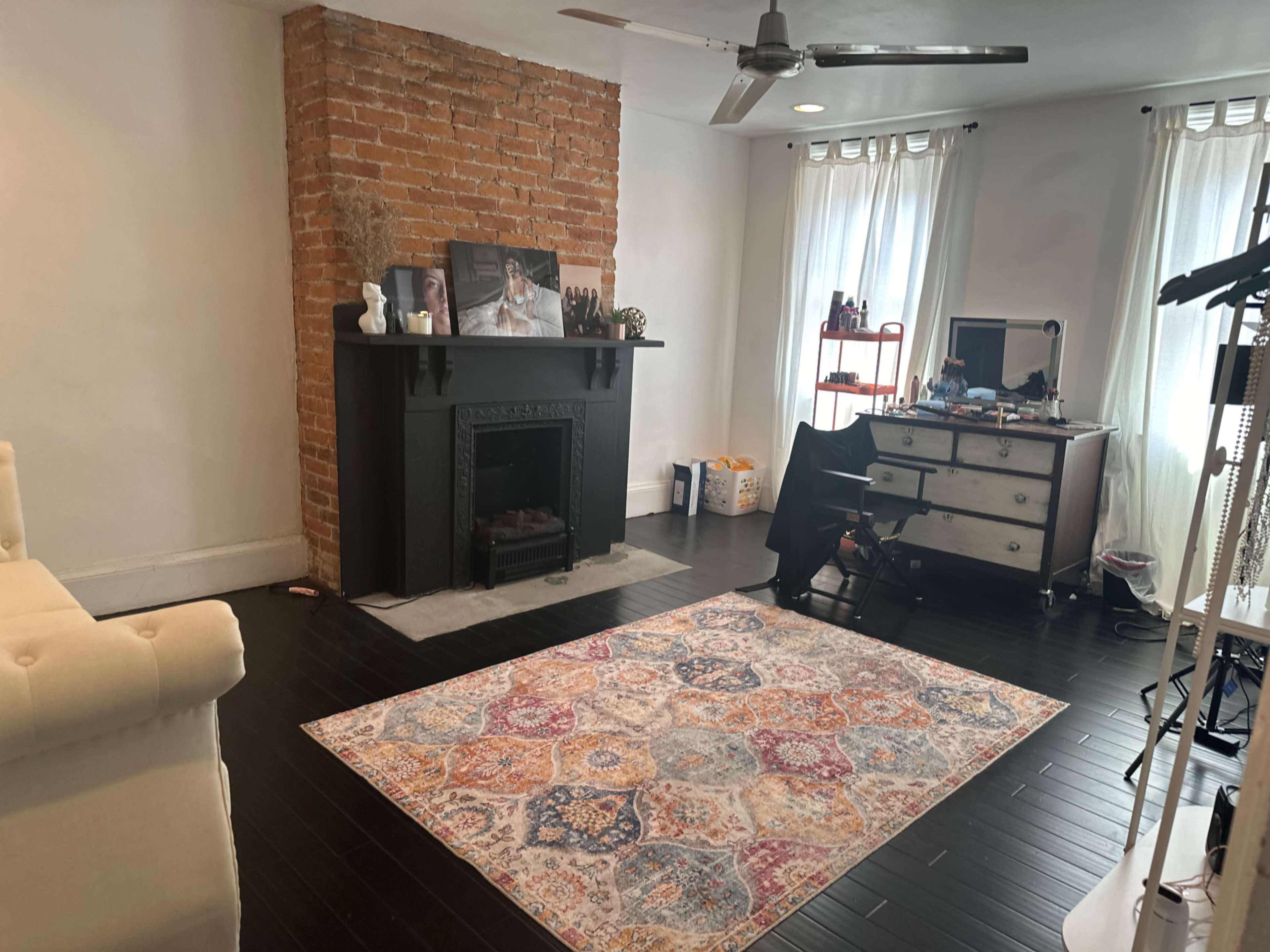 Downtown Comfortable and cozy studio with city views Image in East Allegheny, Pittsburgh, PA