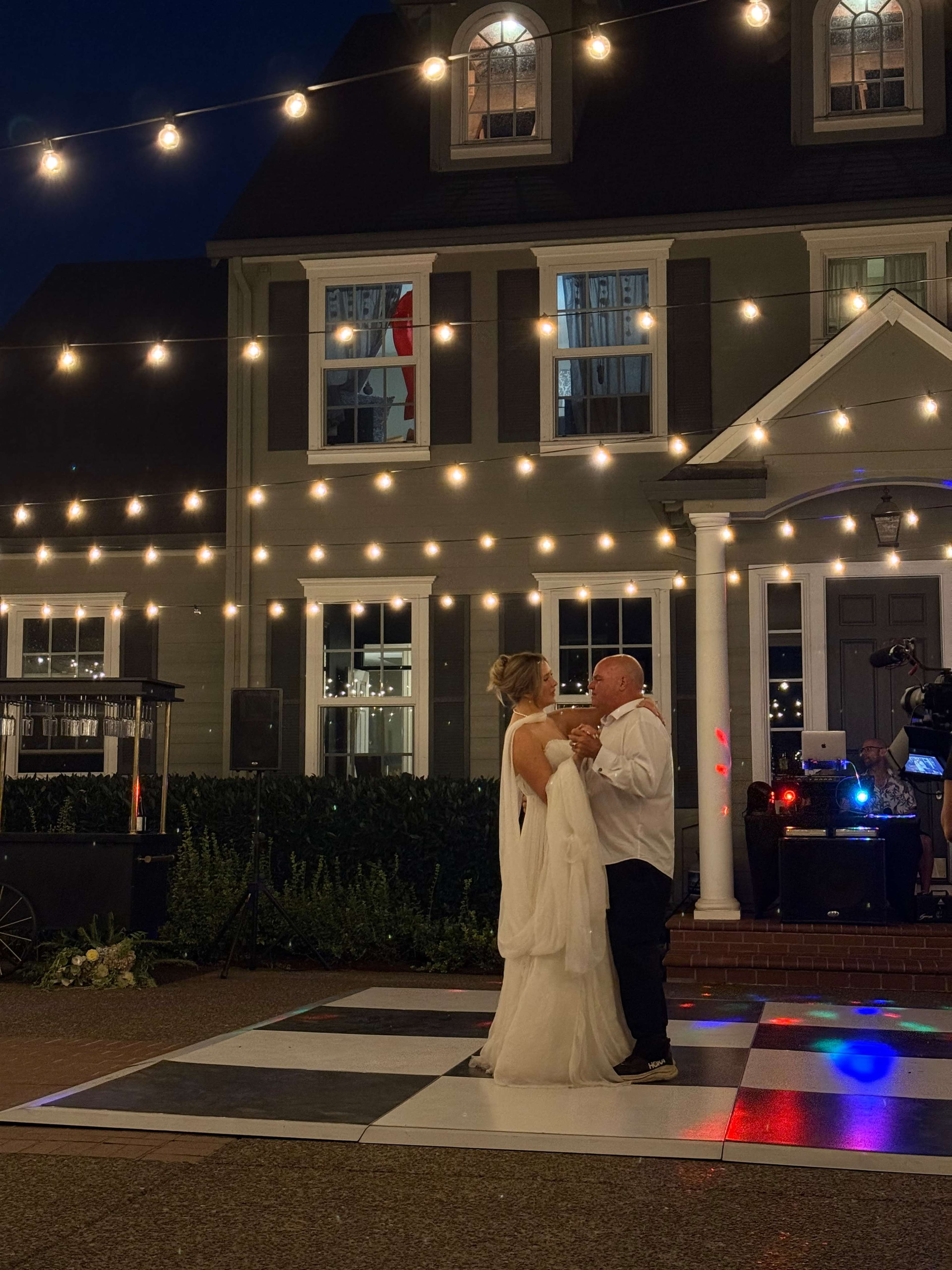 Country Vineyard Estate On 5 Acres With Southern View Image in , Cornelius, OR