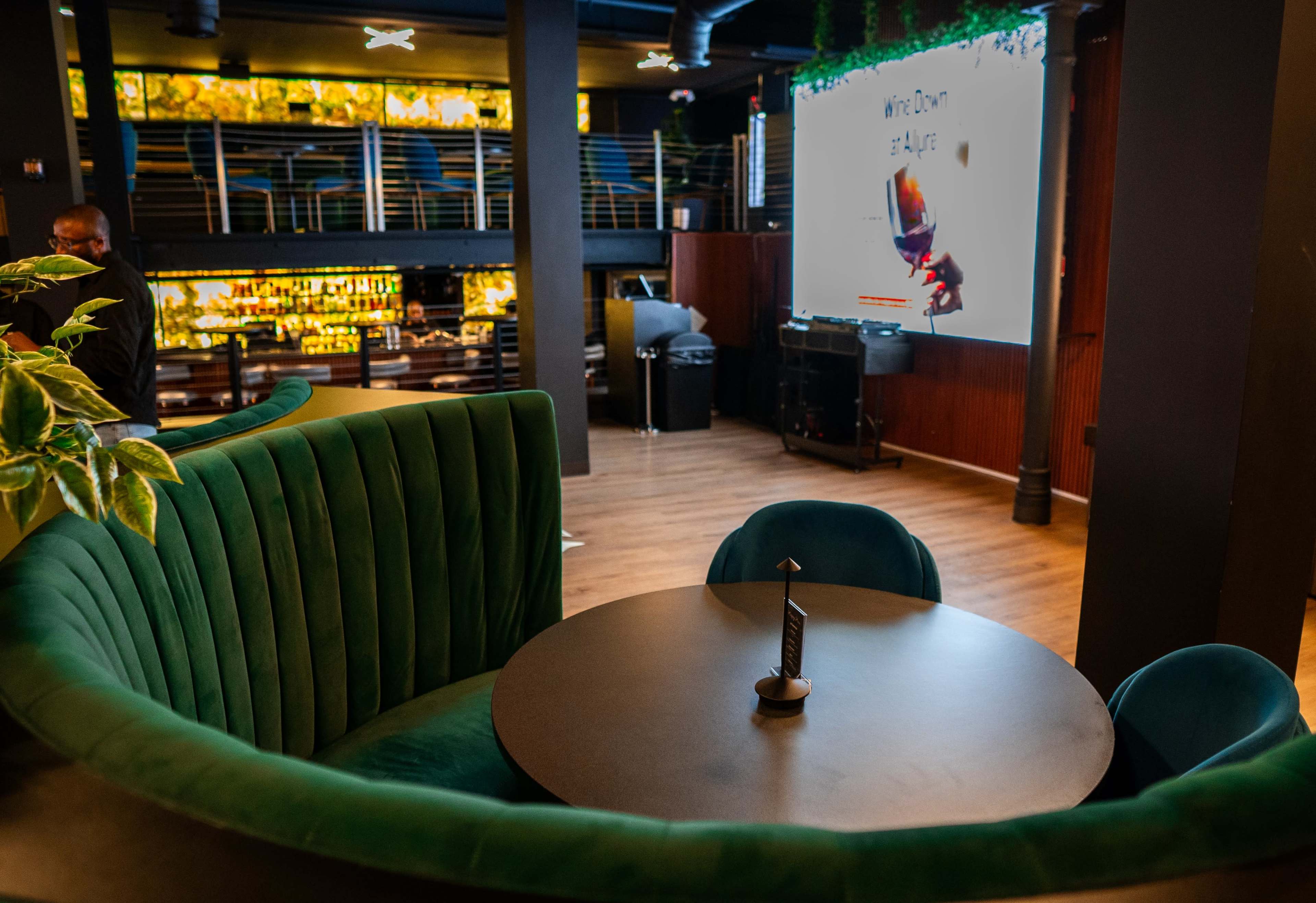 Downtown Orlando, Luxury Lounge Restaurant Image in Central Business District, Orlando, FL