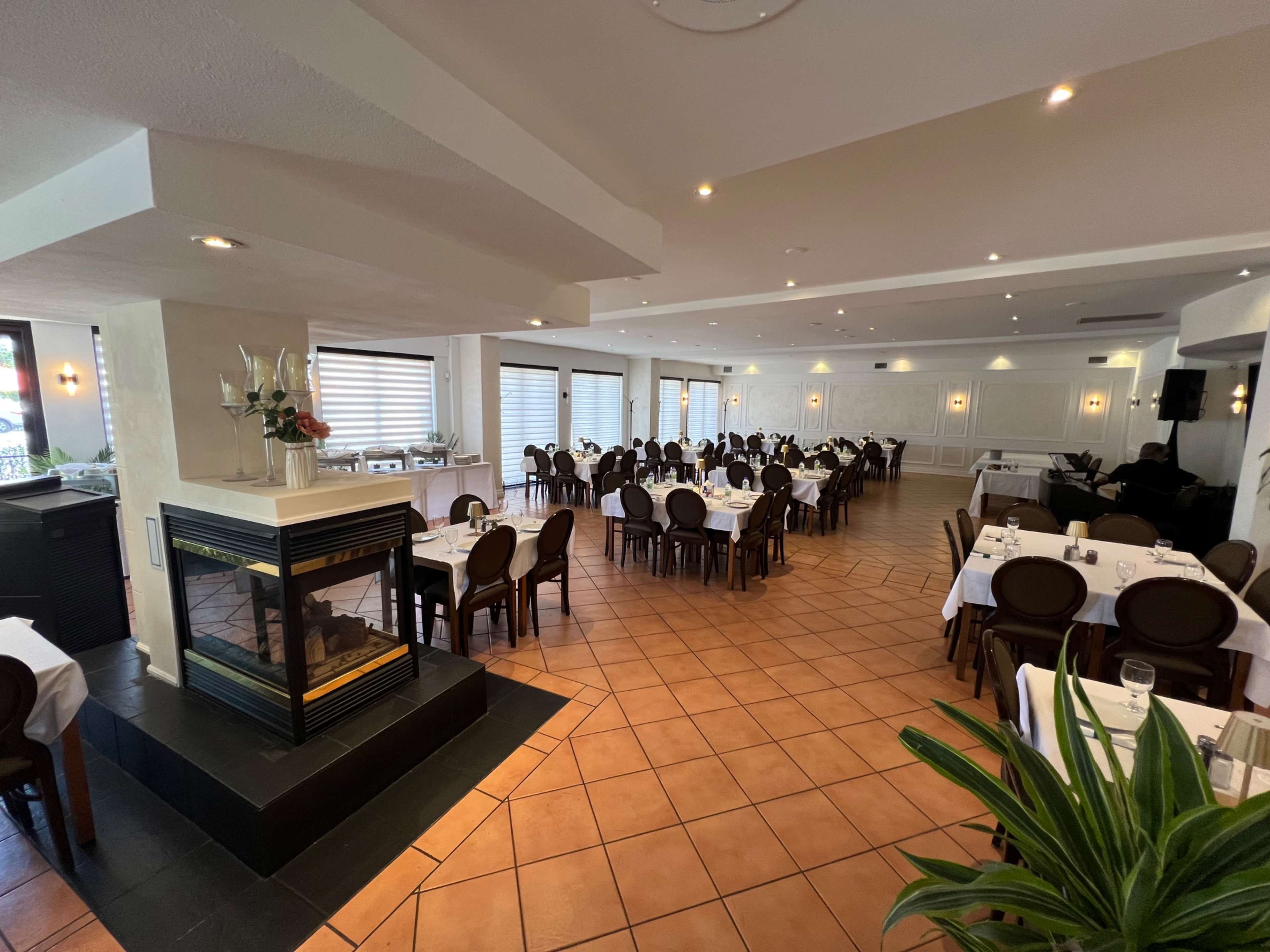 Midtown spacious space with patio Image in Newtonbrook West, Toronto, ON
