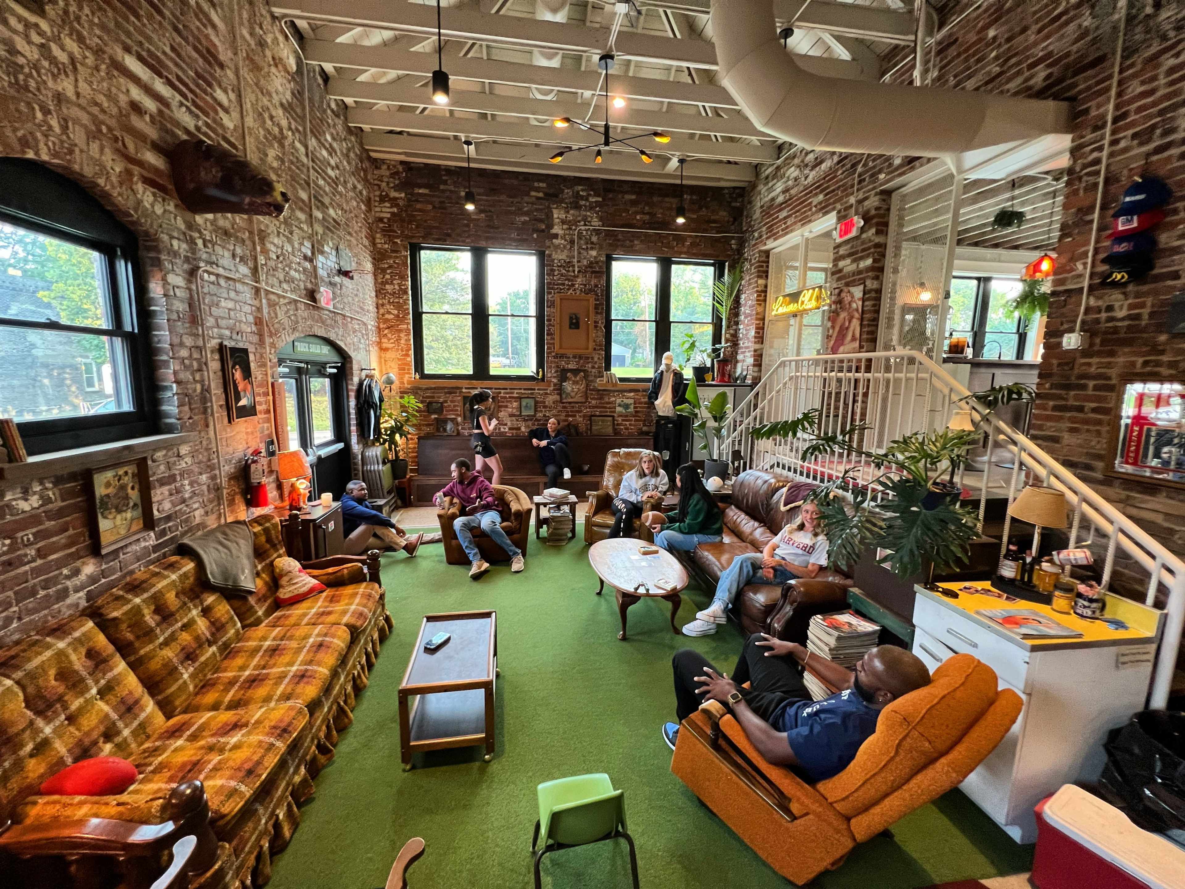 Nostalgic Gathering Space with Relaxed Vibes Image in Franklin Park, Columbus, OH
